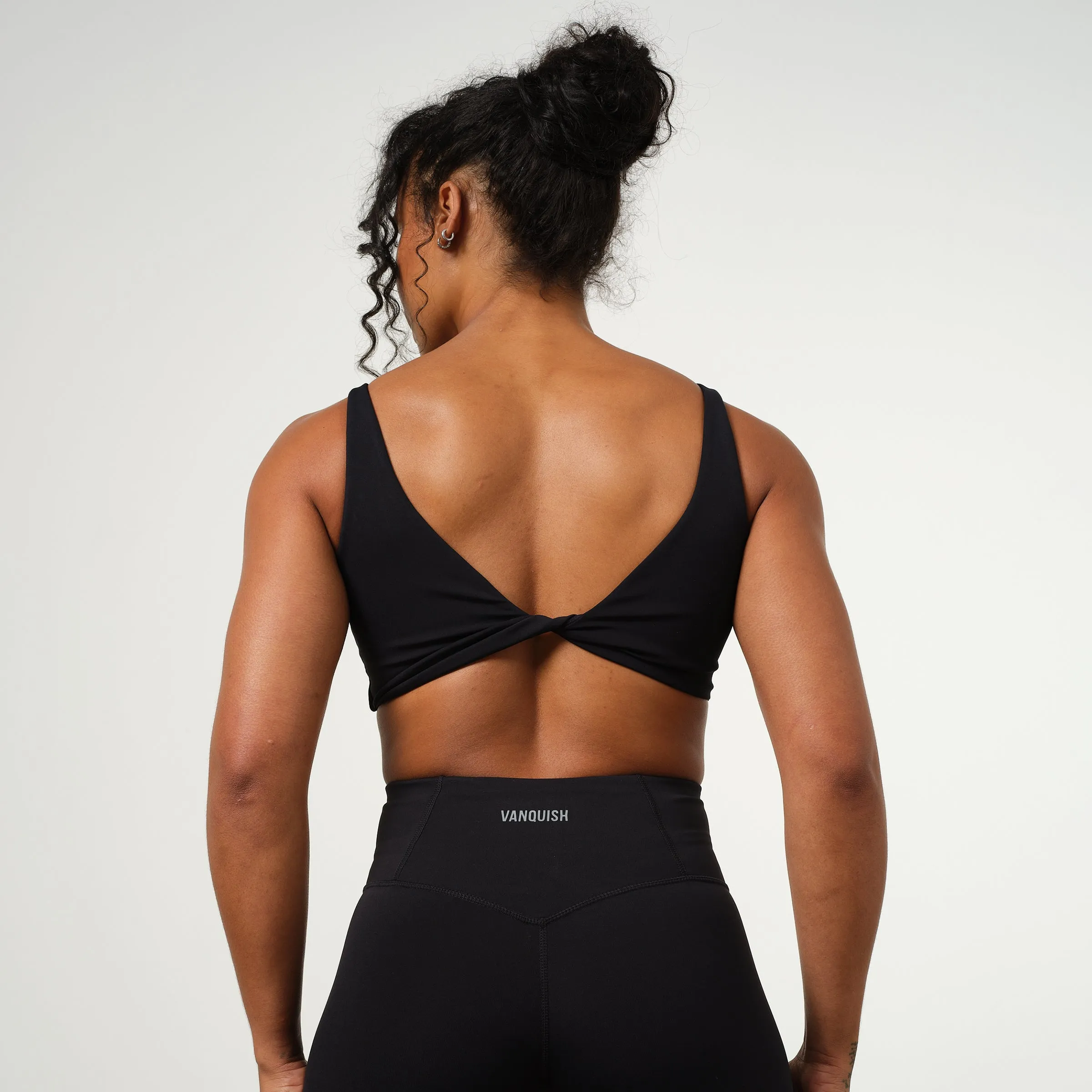 VANQUISH ENHANCE BLACK TWIST FRONT BRA Upper body workouts