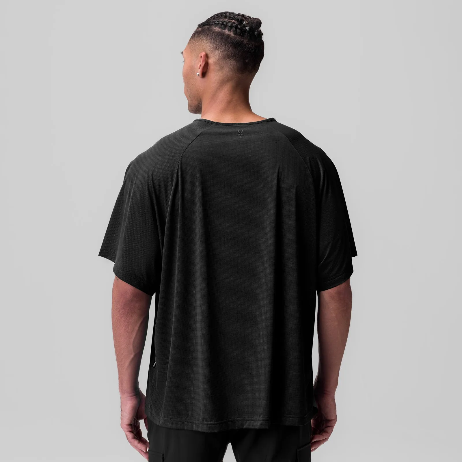 1089. Ice-Skin? Oversized Tee - Black Sporty Comfort