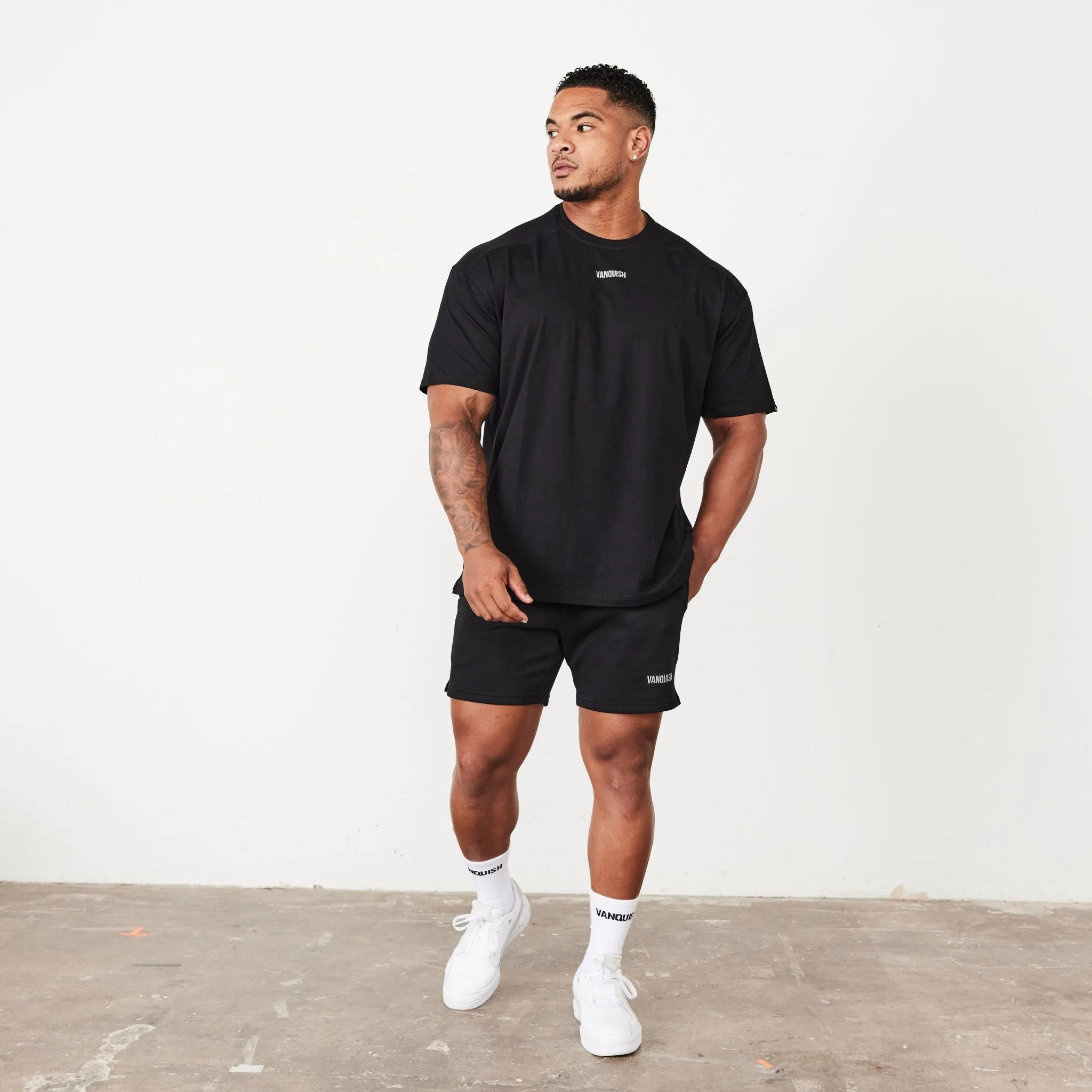 Vanquish Essential Black Oversized T Shirt Fashion Forward Business Meeting