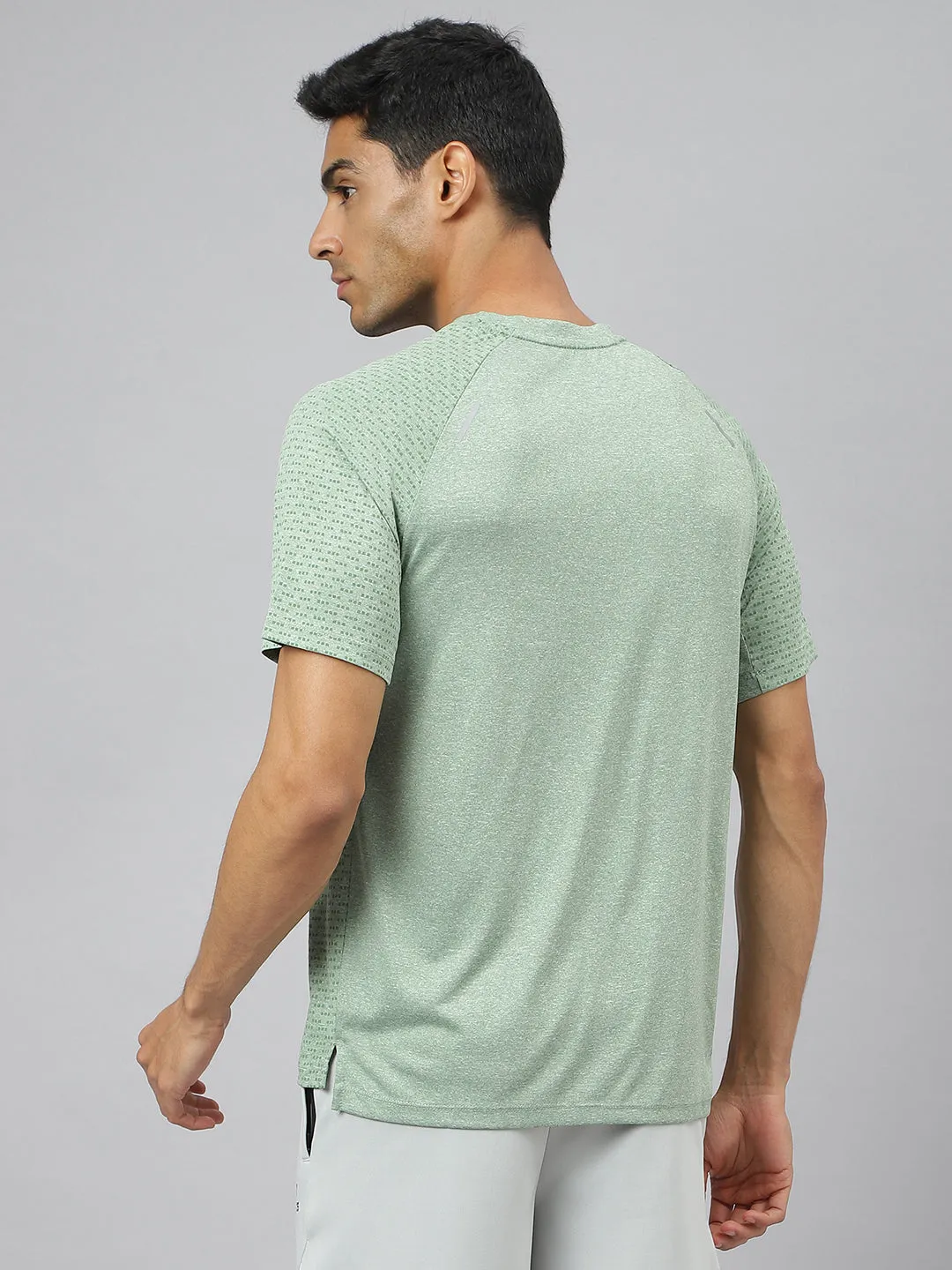 Alcis Men Frost Green Anti-Static Slim-Fit Round Neck Distance Running T-Shirt Evening Chic
