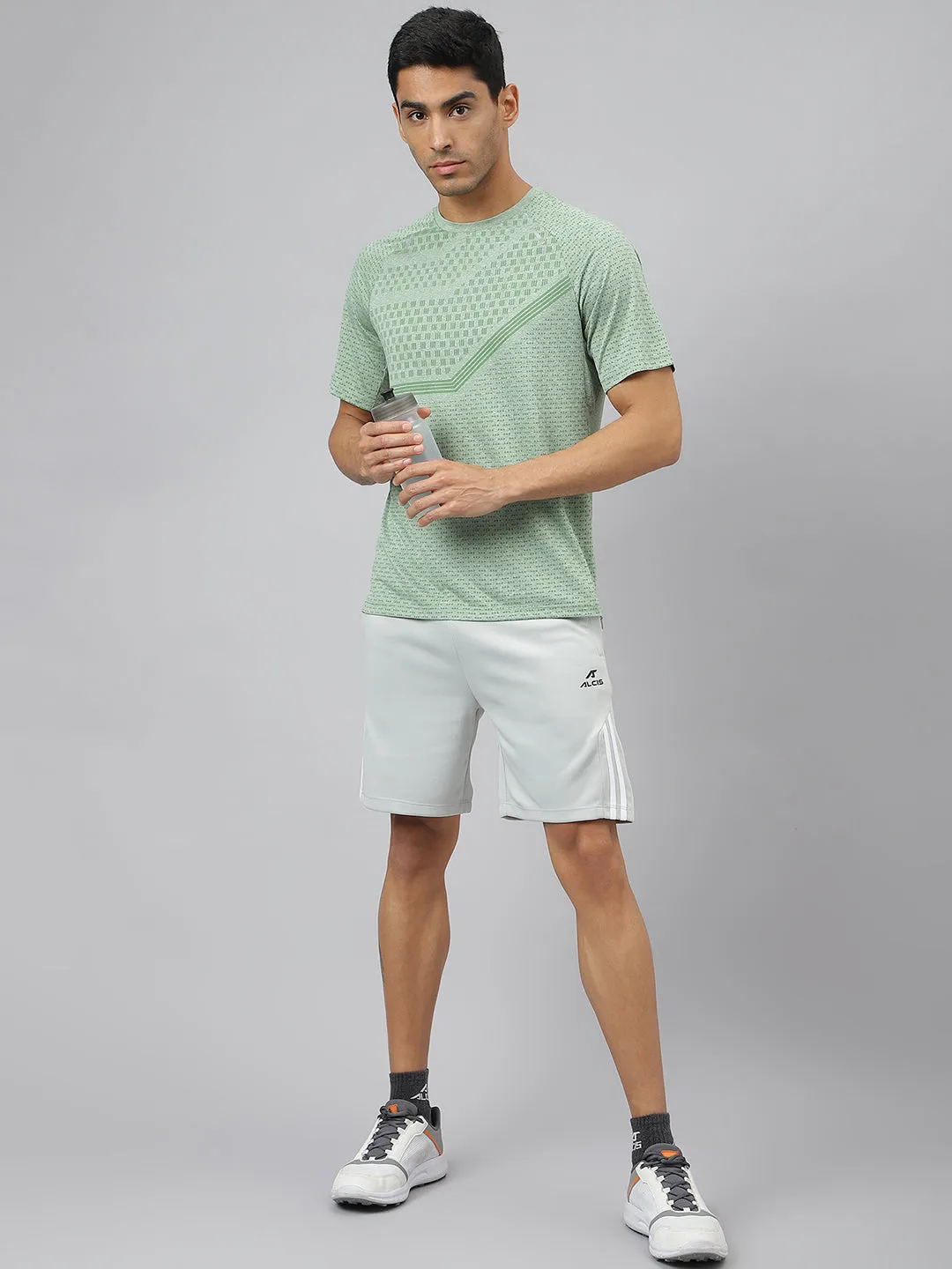 Alcis Men Frost Green Anti-Static Slim-Fit Round Neck Distance Running T-Shirt Party Ready Push Edge