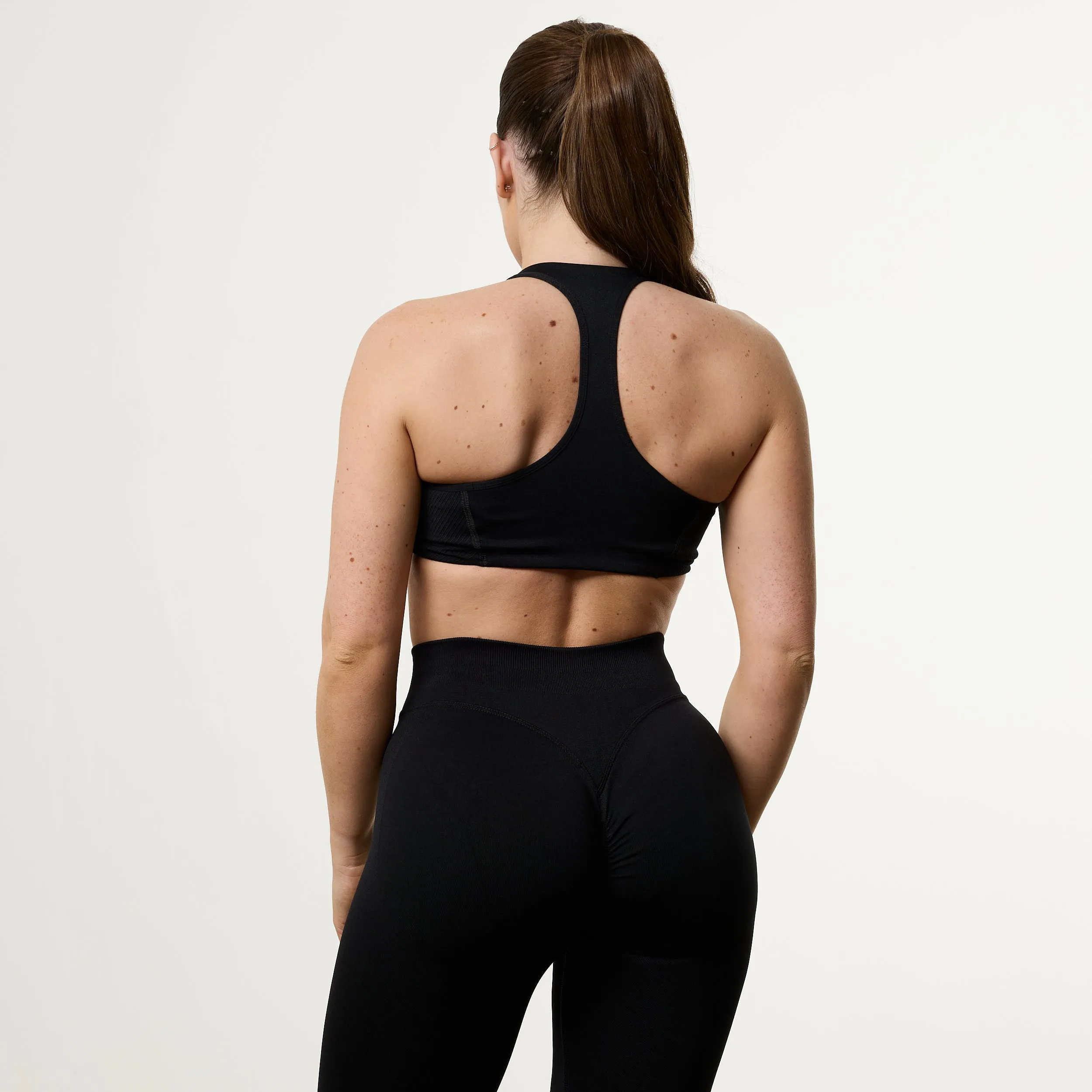 Vanquish Elevate V2 Black Seamless Twist Front Bra Seam-Free