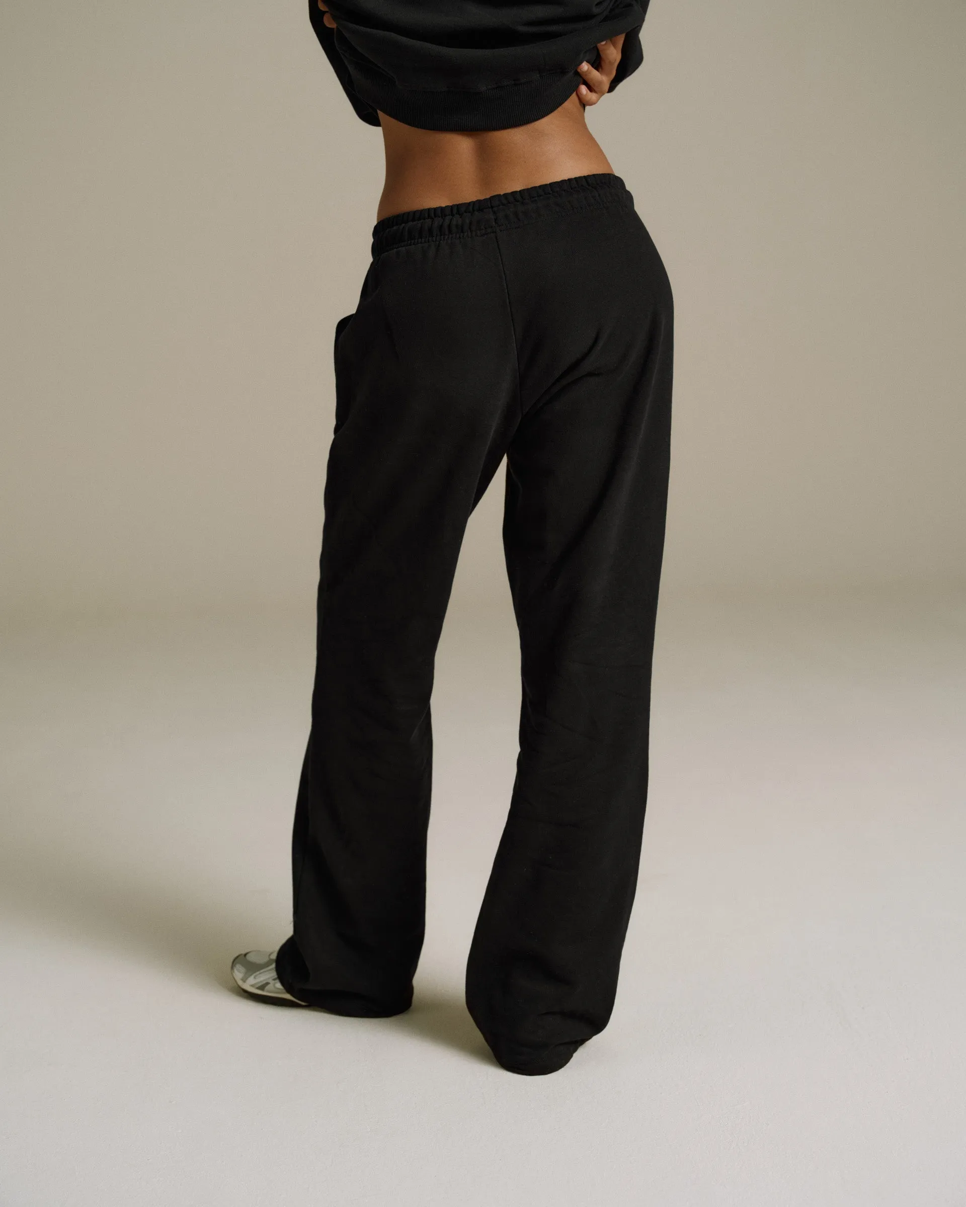 Durable Seams Comfortable Waistband Varsity Loose Fit Straight Leg Sweatpants - Black