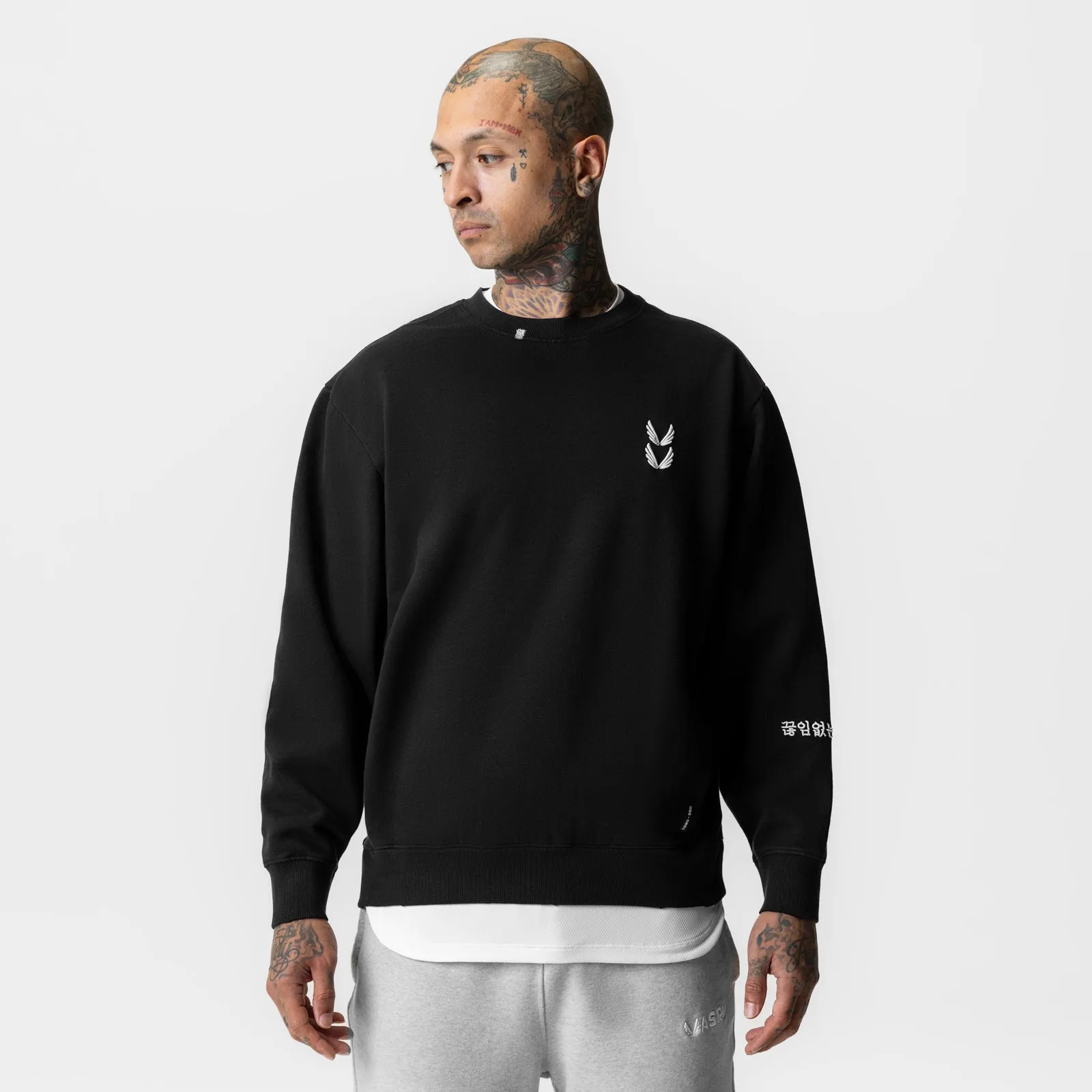 Heavyweight Terry Construction theater look 0861. Tech Essential? Distressed Crewneck - Black