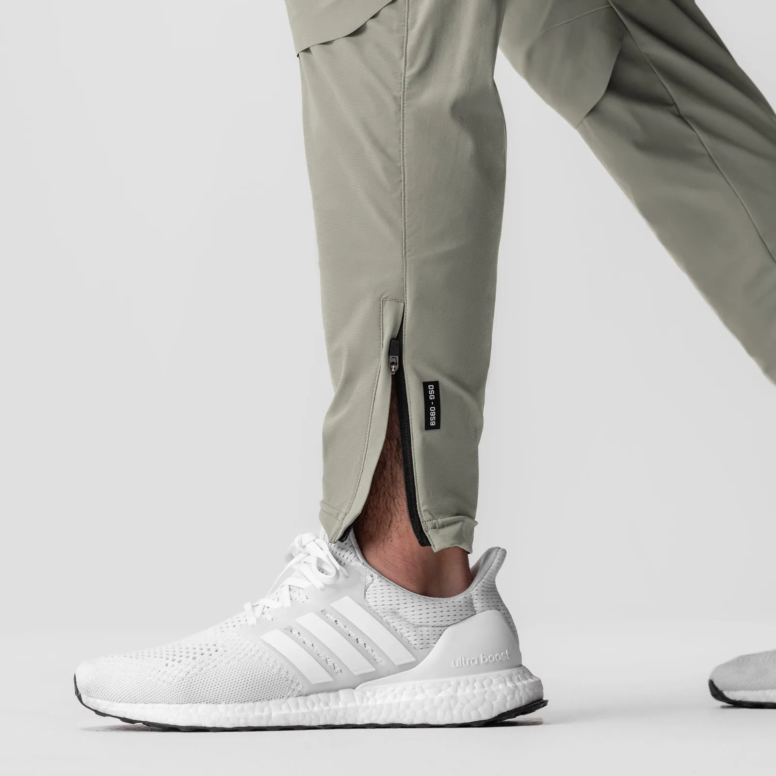 Button front Wrinklefree 0959. Tetra-Lite? Moto Jogger - Sage