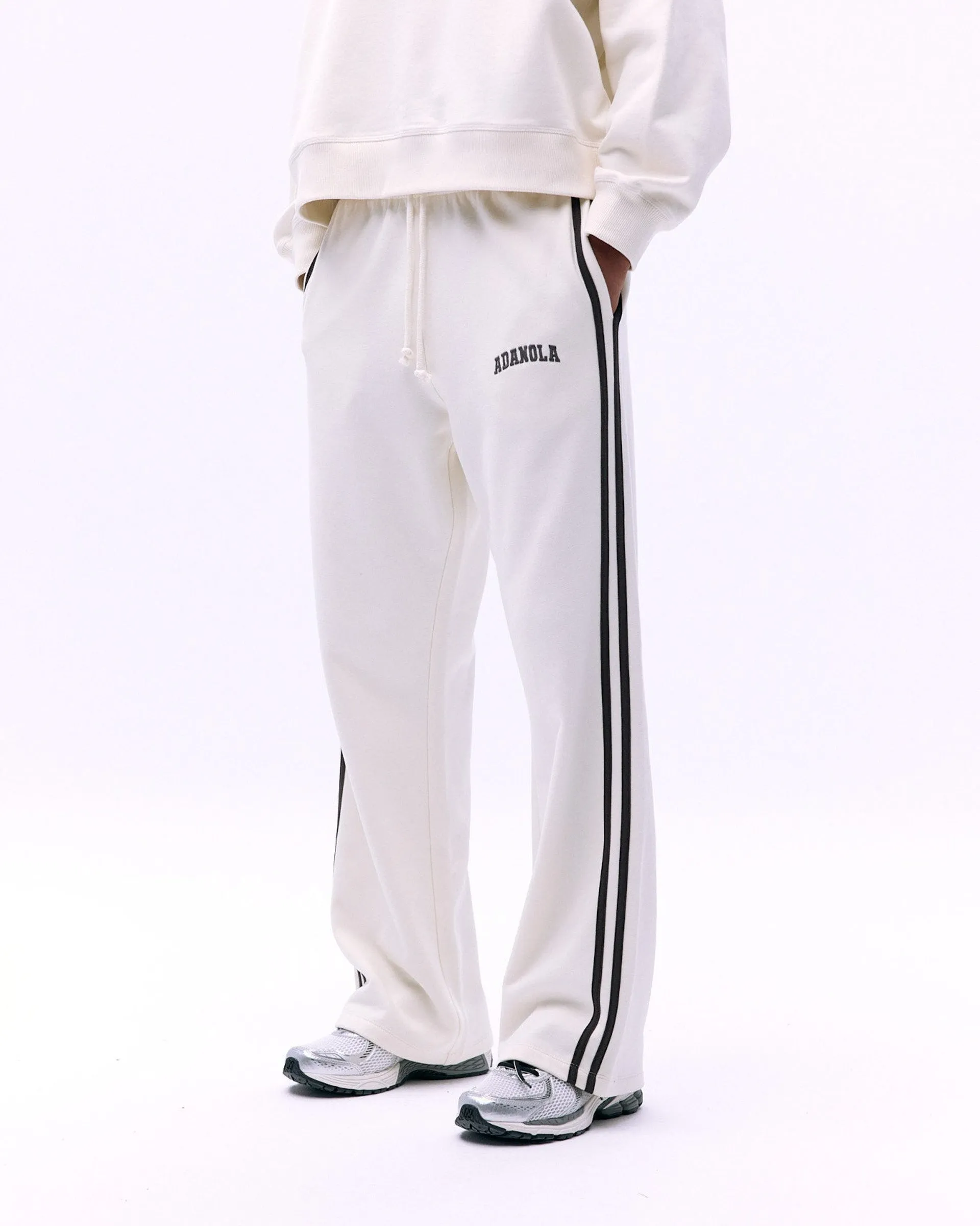 Varsity Loose Fit Sweatpants - Marshmallow White/Coffee Bean Water-resistant