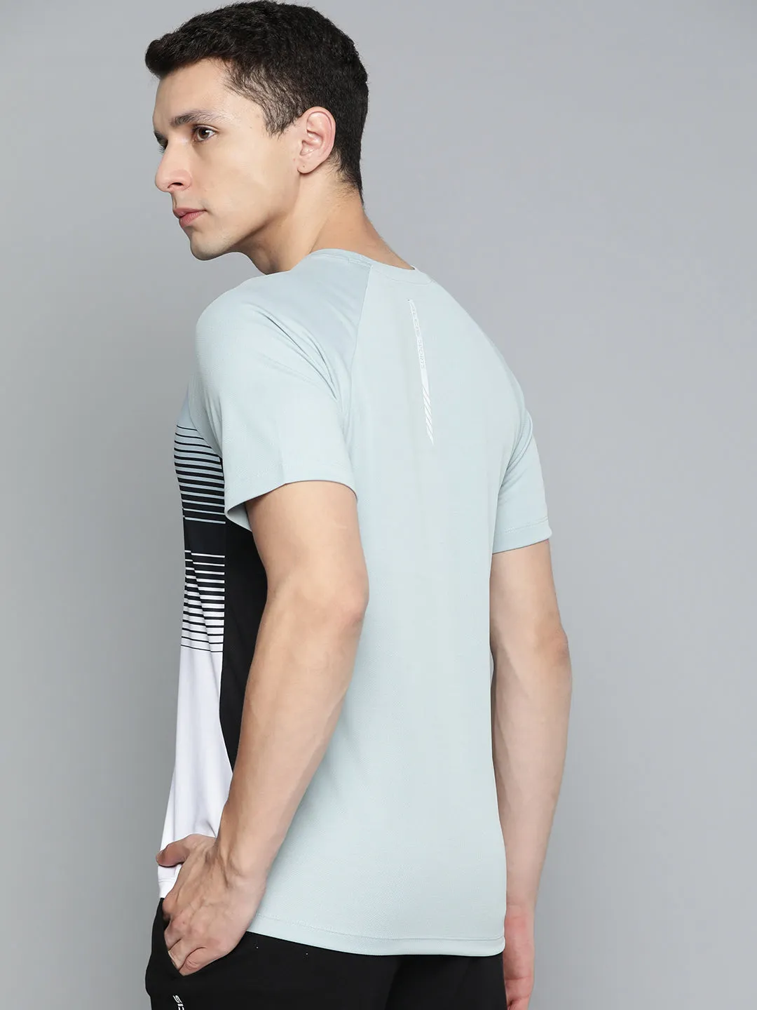 Glass Fit Smile Ease Alcis Men Striped Dry Tech Slim Fit T-shirt
