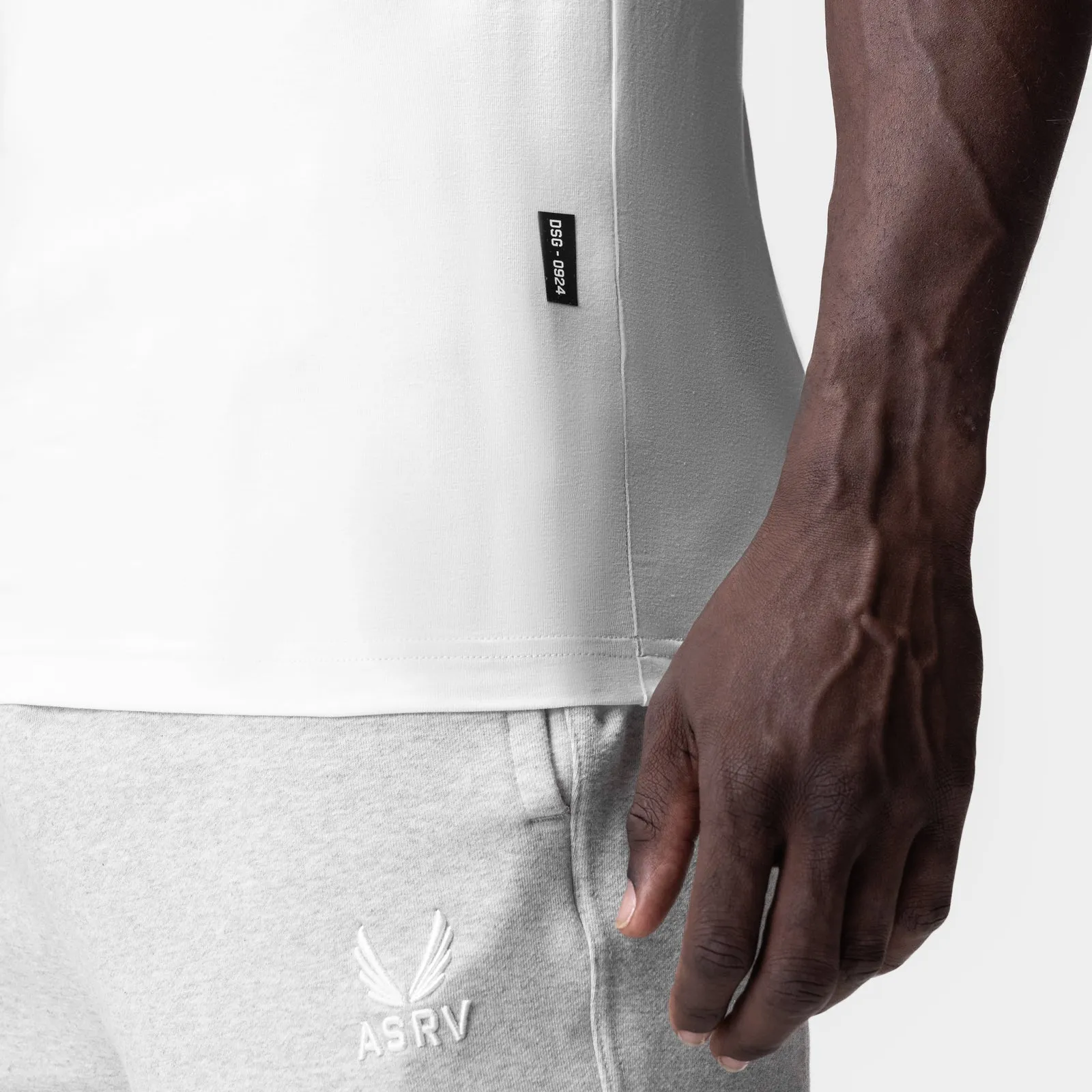 AntiPilling Surface Silicome Grip 0924. Supima? Essential Slim Tank - White
