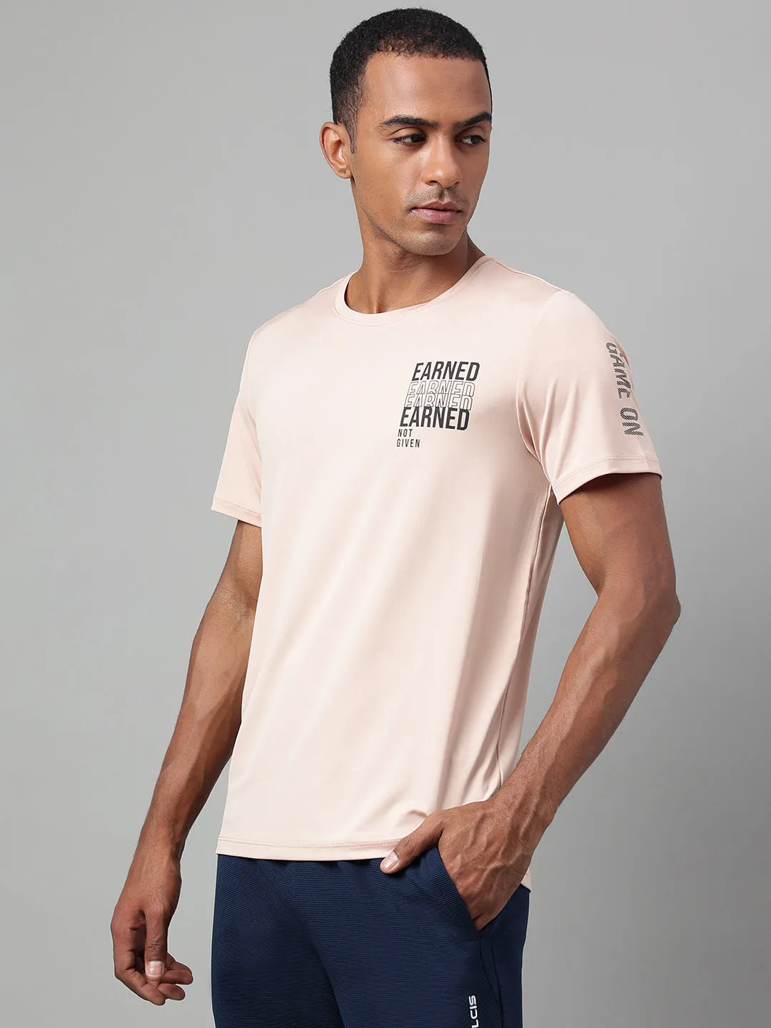 Alcis Men's Printed Gold Anti-Static Drytech  Slim-Fit Training Tee Adjustable Fit