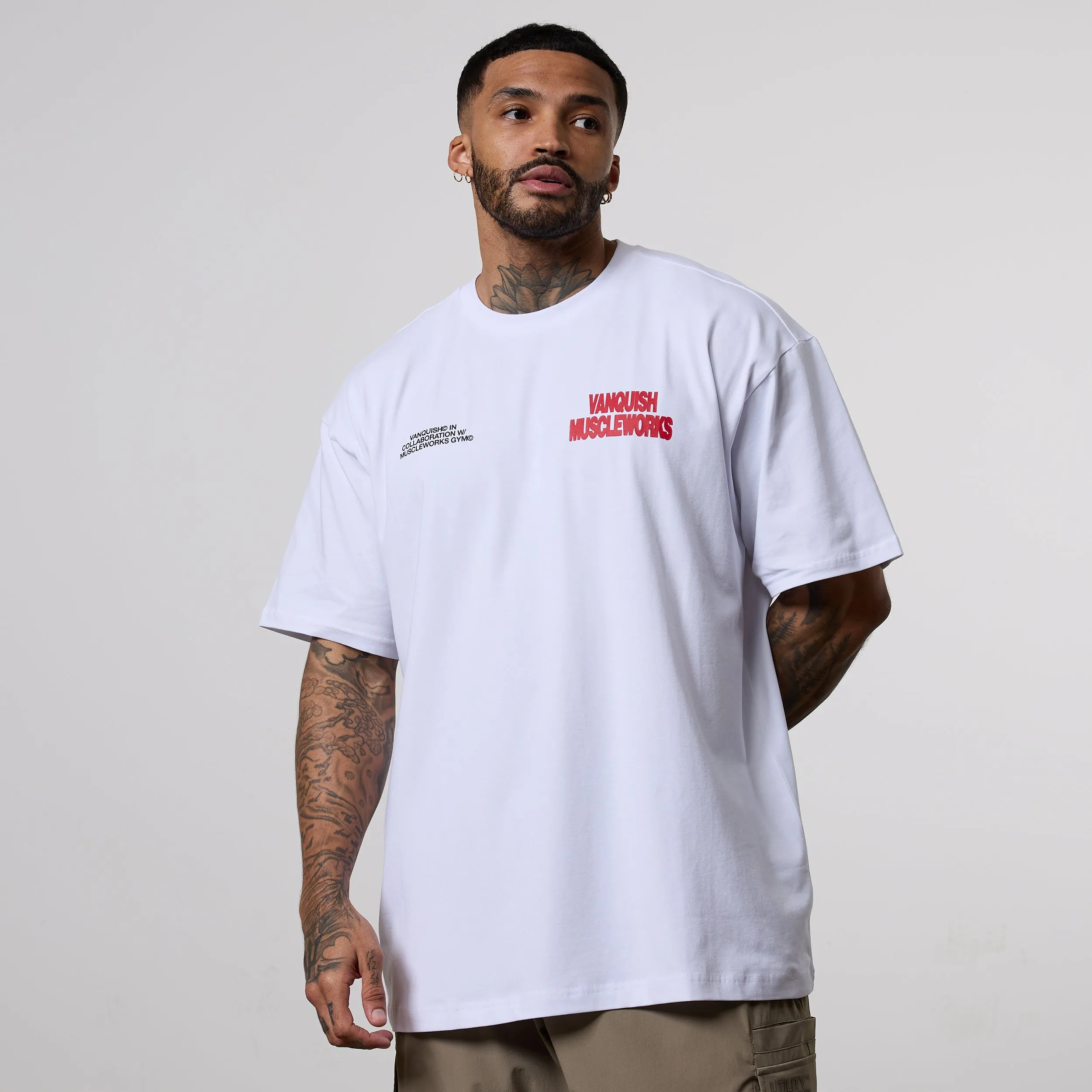Vanquish x Muscleworks White Oversized T-Shirt Layered Collar Striped modernity