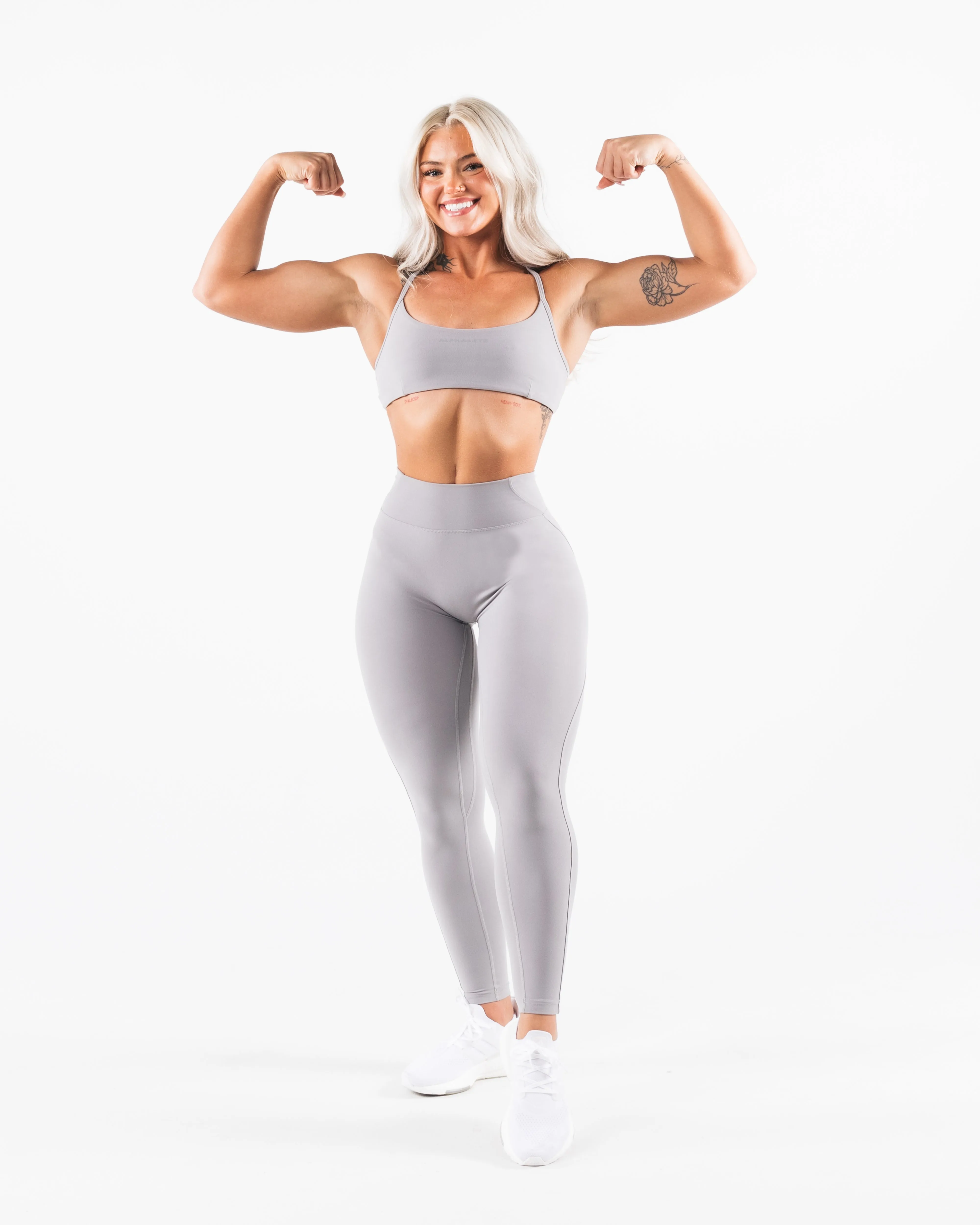 Aura Legging - Smoke Travel Outfit Beginner Level