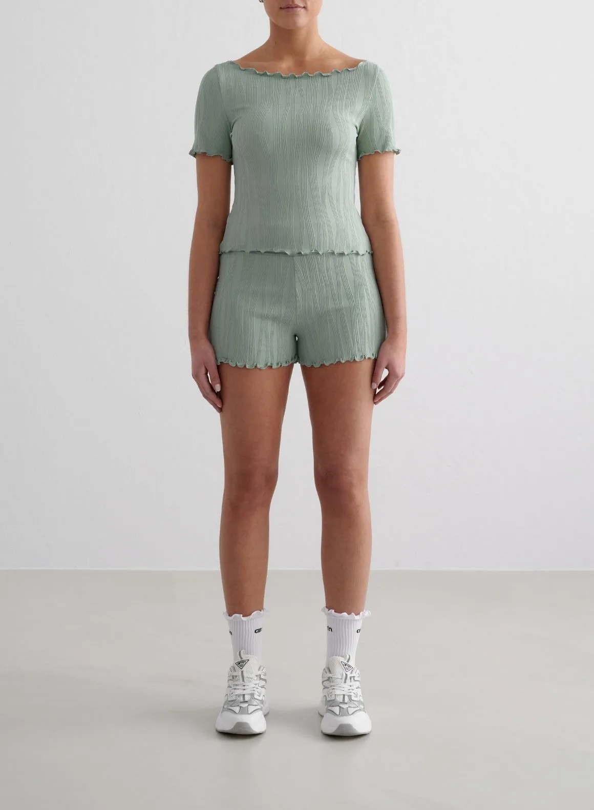 Quick Release Hem Aqua Tulip Short Sleeve Top