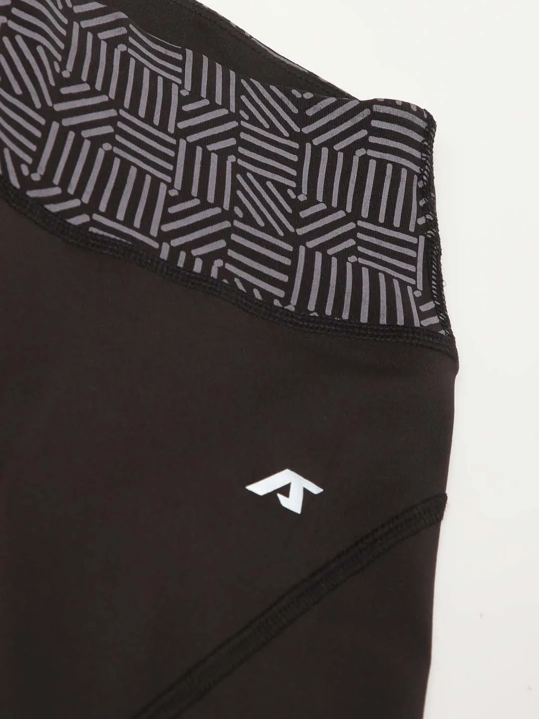 Flatlock Stitching Technique Breathable knit Alcis Women Black Solid Training Tights