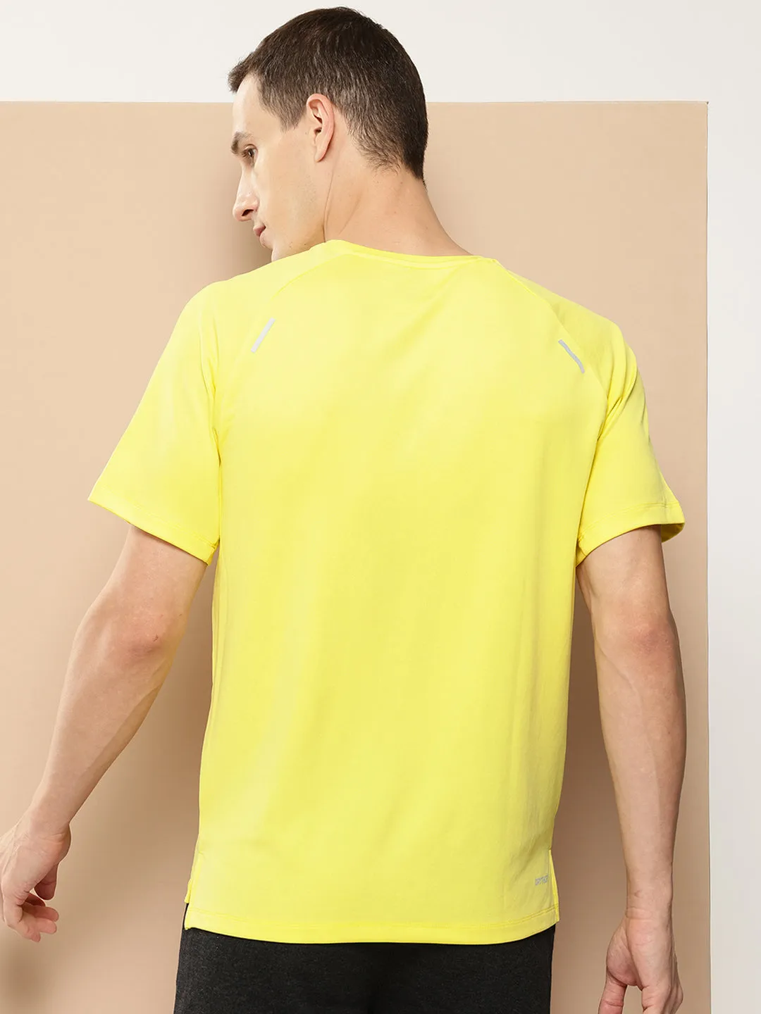 Weekend Look Vision Glow On The Move Tee