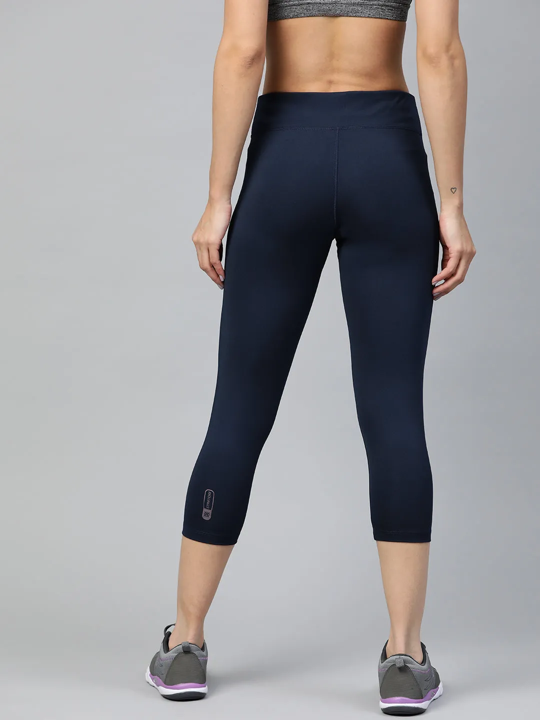 Ultra Light Weekend Trip Alcis Women Navy Blue Solid Three Fourth Training Tights