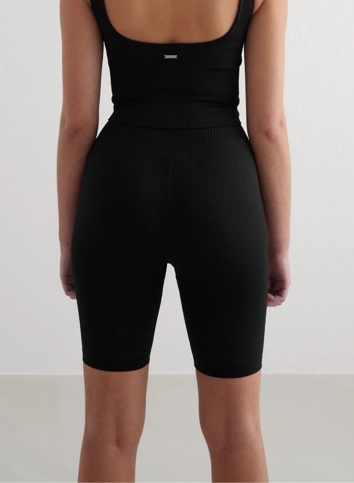 Black Ribbed Seamless Biker Shorts Tailored Cut Seamless Edge Design
