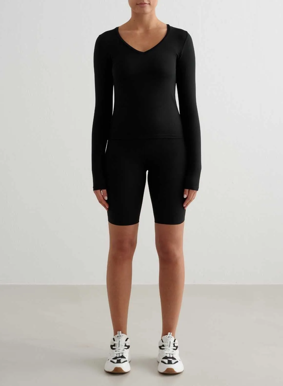 Black Soft Basic V-Neck Long Sleeve Sheet Printed