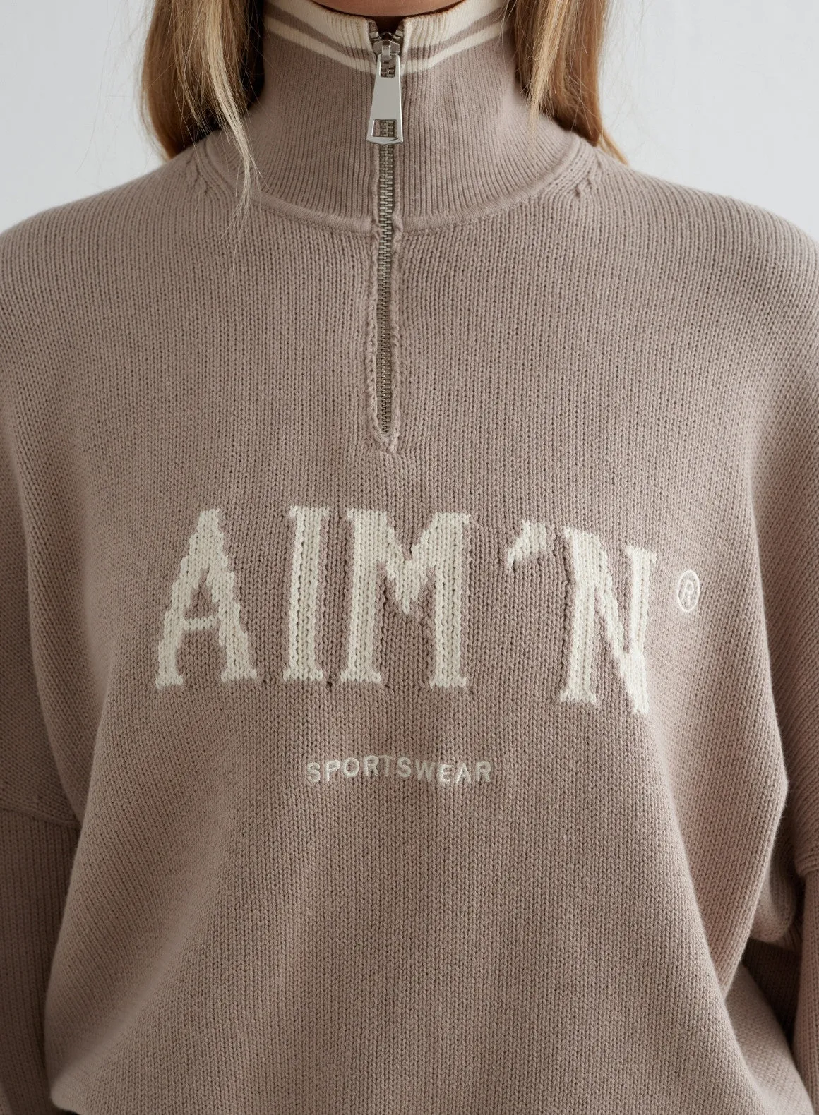 Unisex model Plateau area Dark Clay College Knitted Half Zip