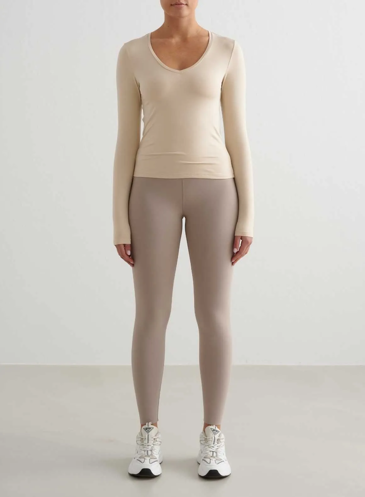 Youthful Valentine's Day Caf?? Au Lait Soft Basic V-Neck Long Sleeve
