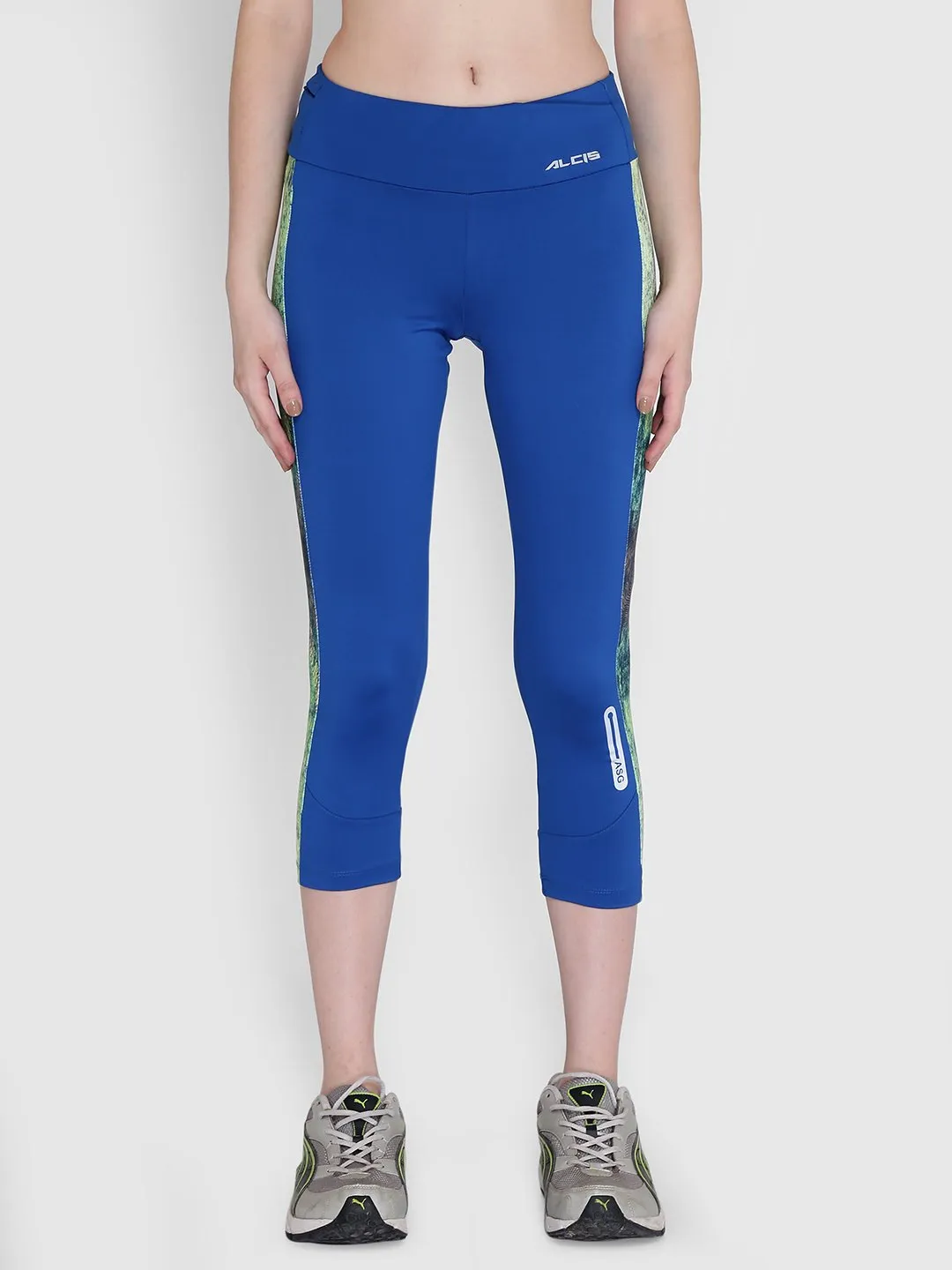 Flexible Hem Women Blue Solid Capri