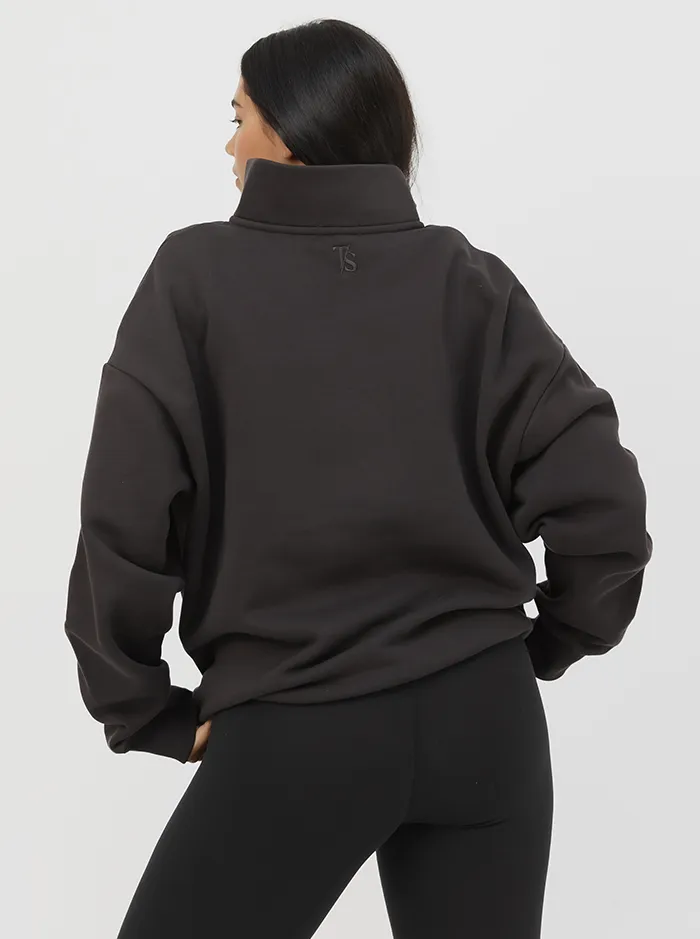 Quarter Zip In Pepper Recycled Material On-The-Go Style