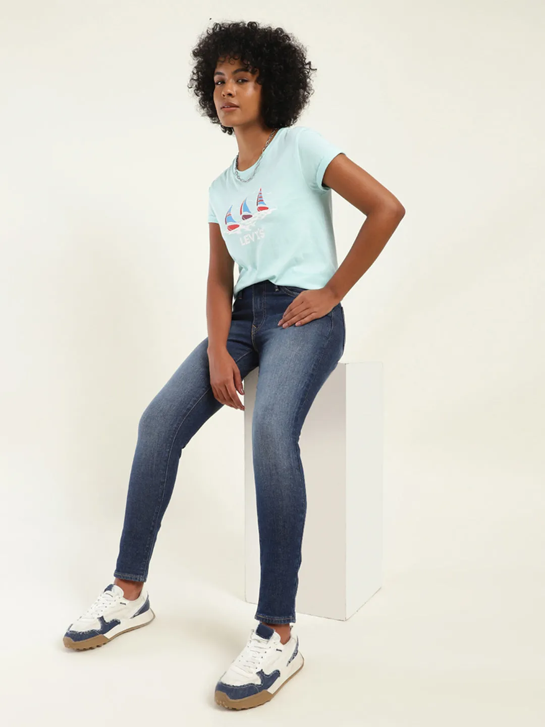 Women's 711 Blue Skinny Fit Mid Rise Jeans Ever Versatile