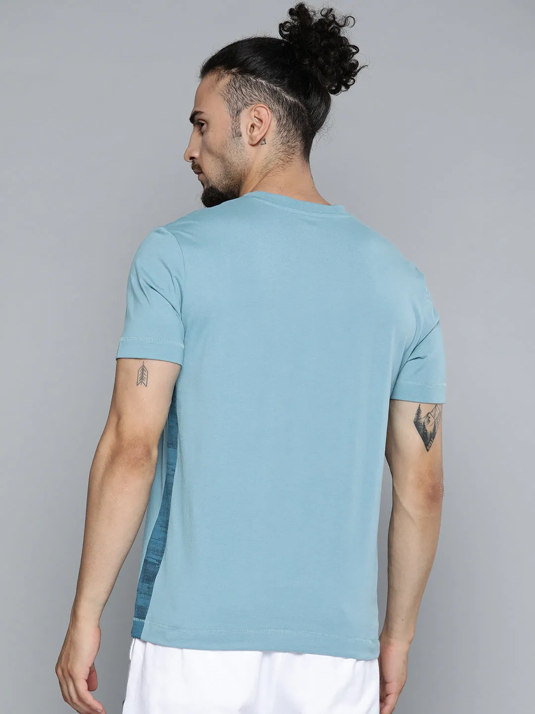 Alcis Men Blue Solid Slim Fit Gym T-shirt AntiPilling