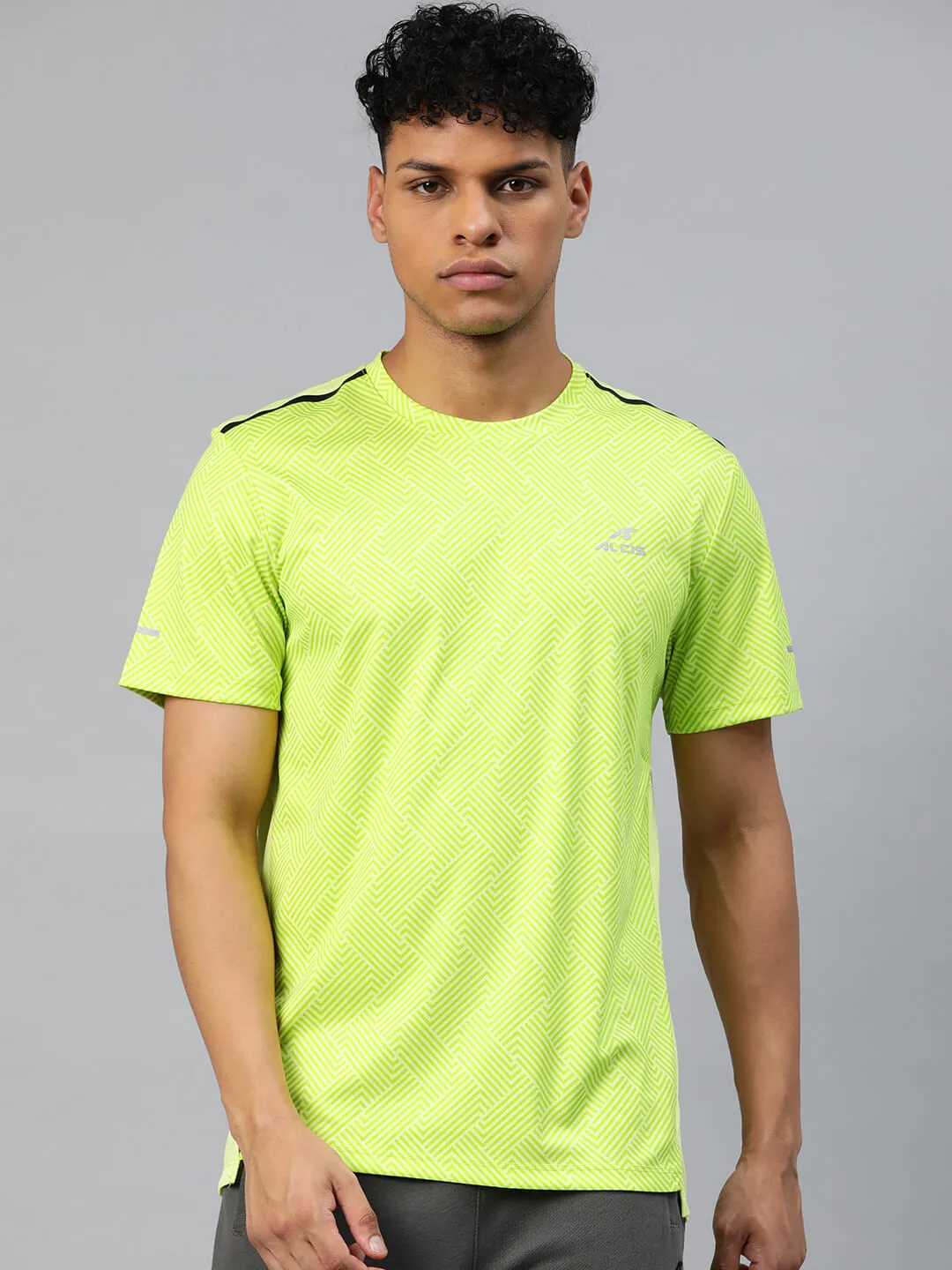Alcis Men Green Printed Anti Static Slim Fit T-shirt Stretchable Fabric Basic Core