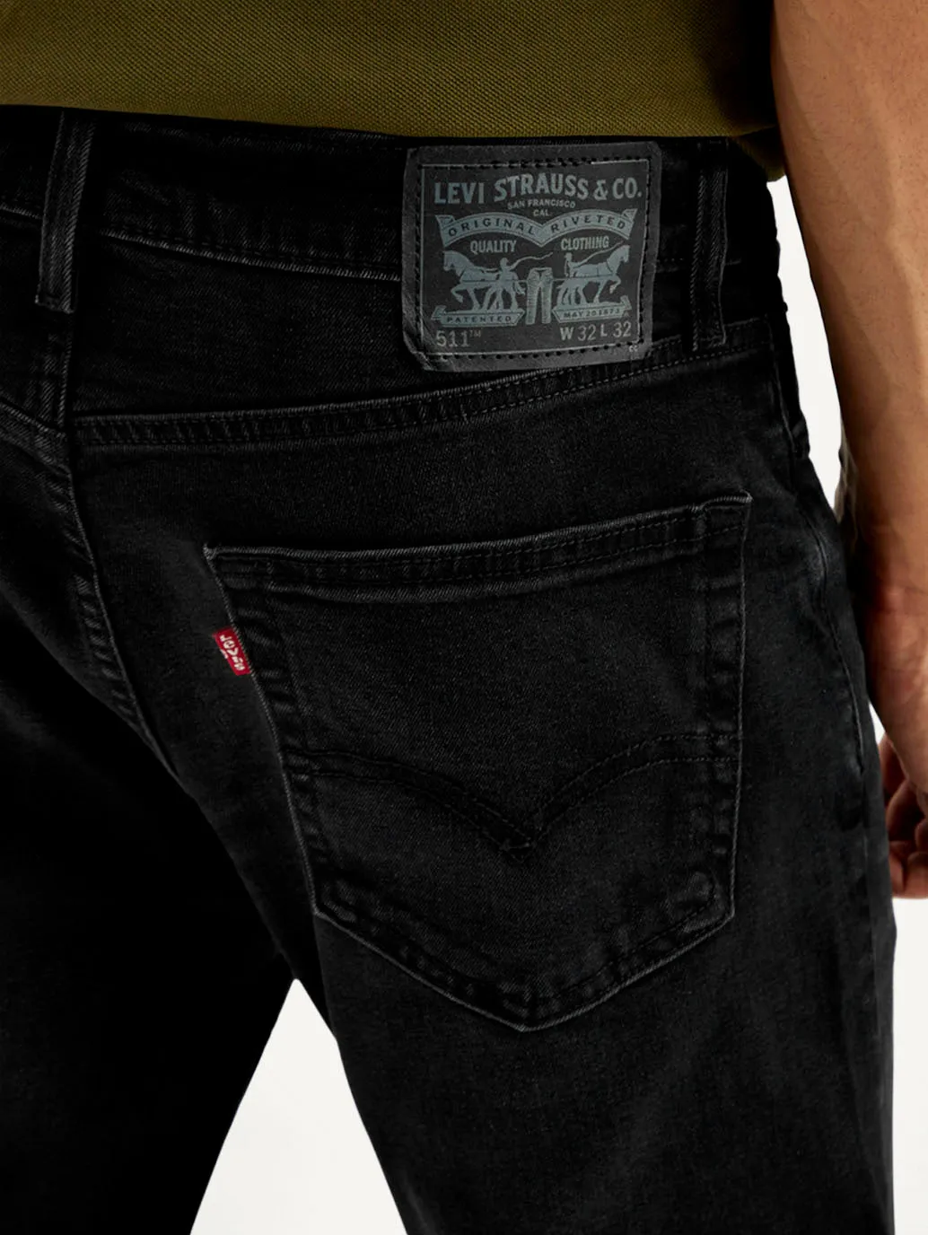 Classic Beach Day Travel Outfit Men's 511 Black Slim Fit Mid Rise Jeans