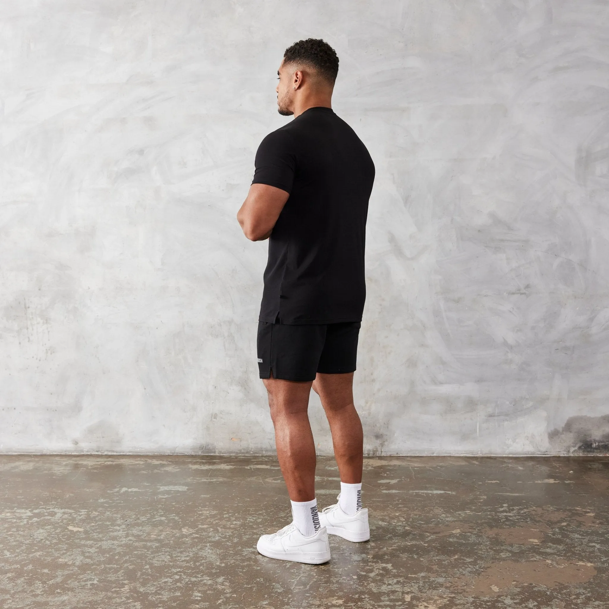 Streetwear Vanquish Essential Black Slim Fit Short Sleeve T Shirt