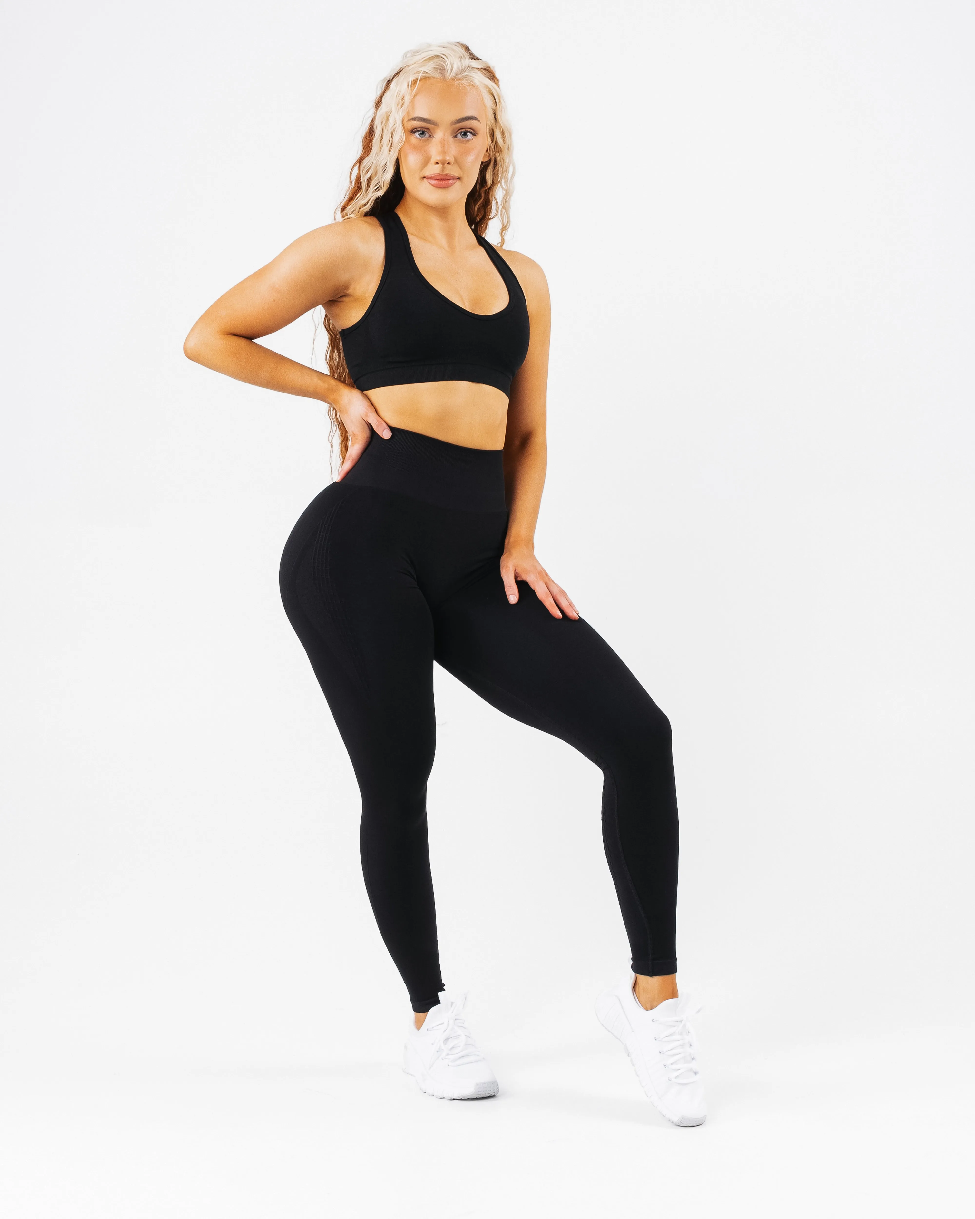 Smooth silhouette City Style Amplify Contour Legging - Black