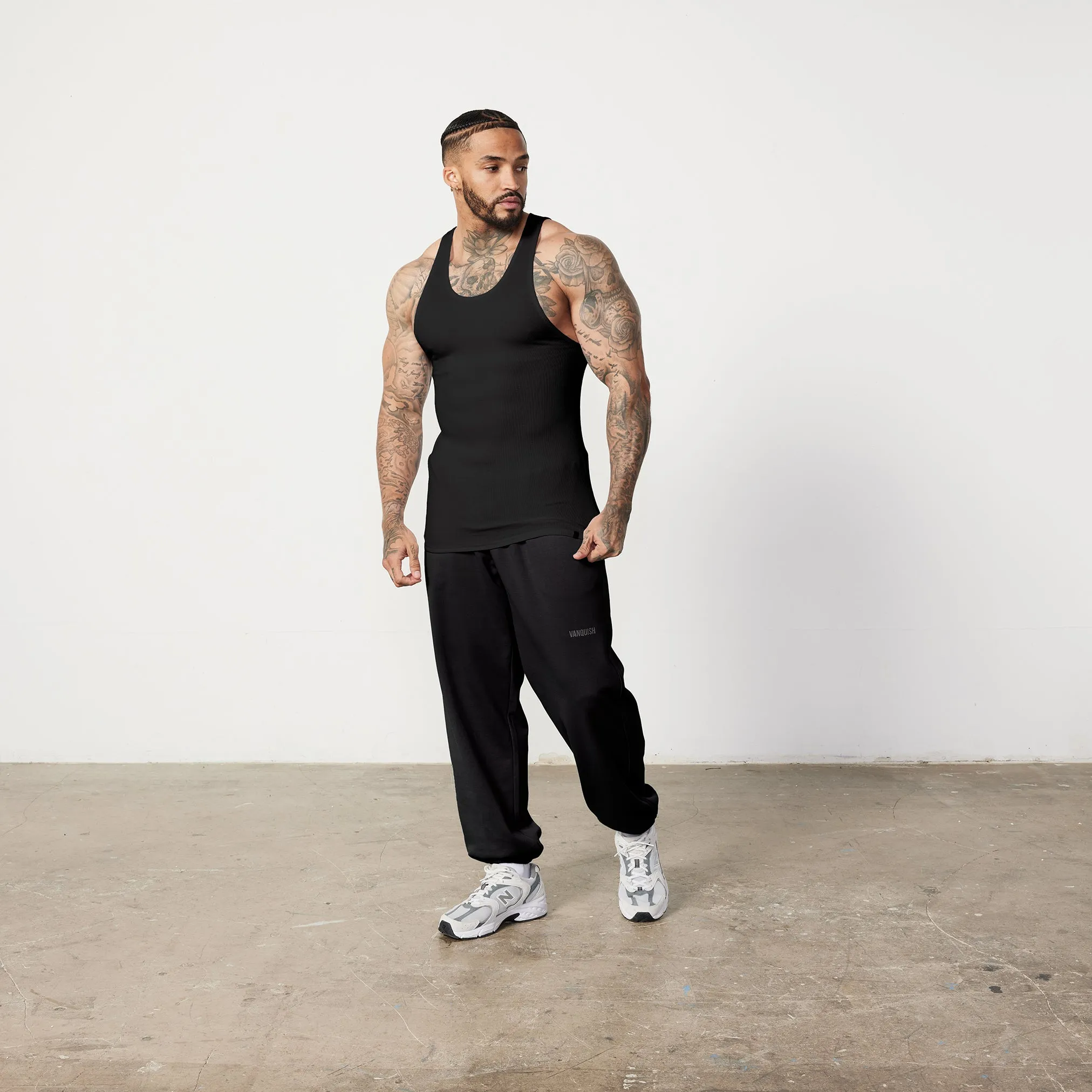 Performance Fit Water Repellent Coating Vanquish Essential Black Ribbed Fitted Tank