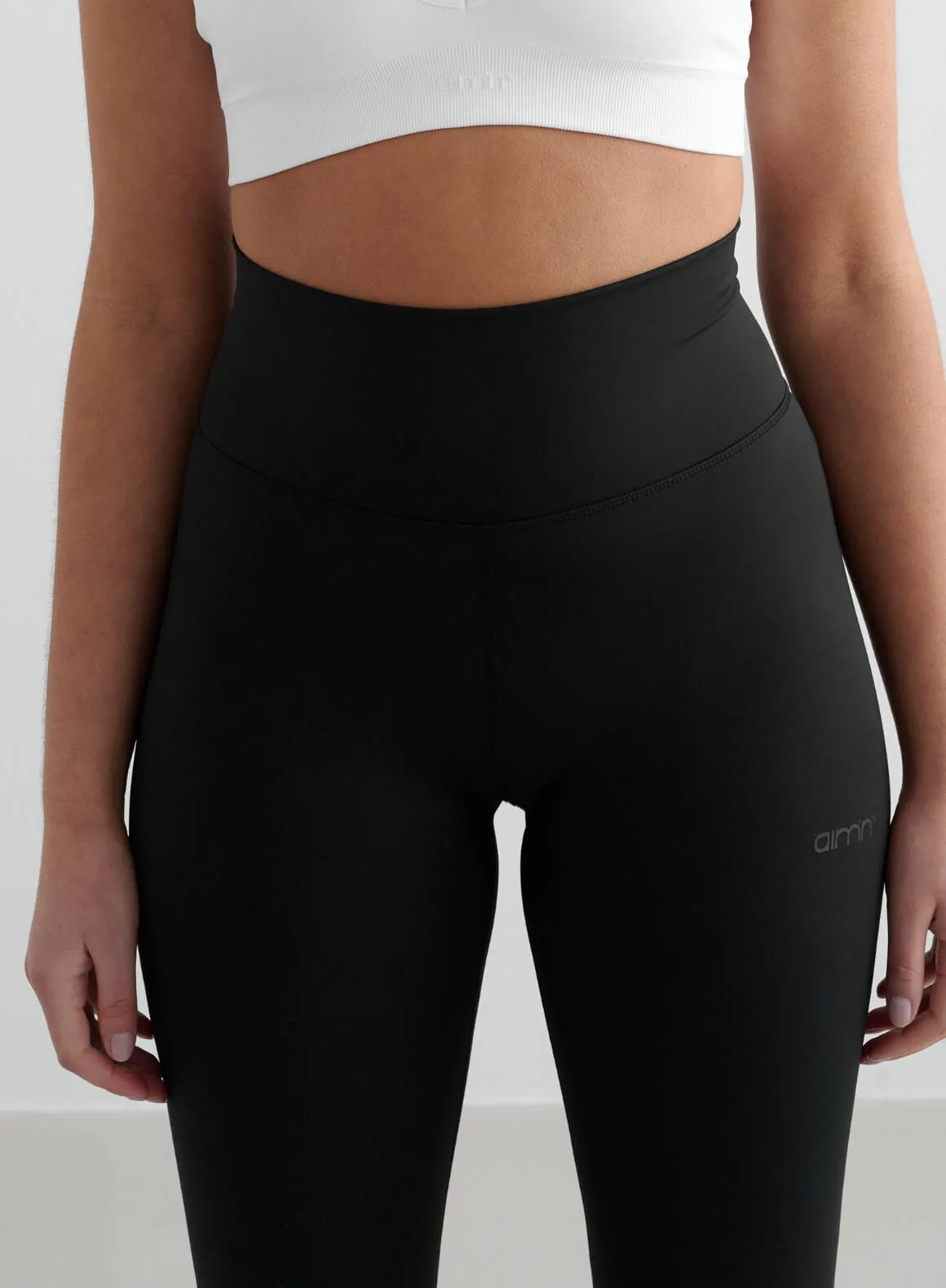 Black Monochrome Core Flare Tights Winter Sports Mesh Panel Pocket Design