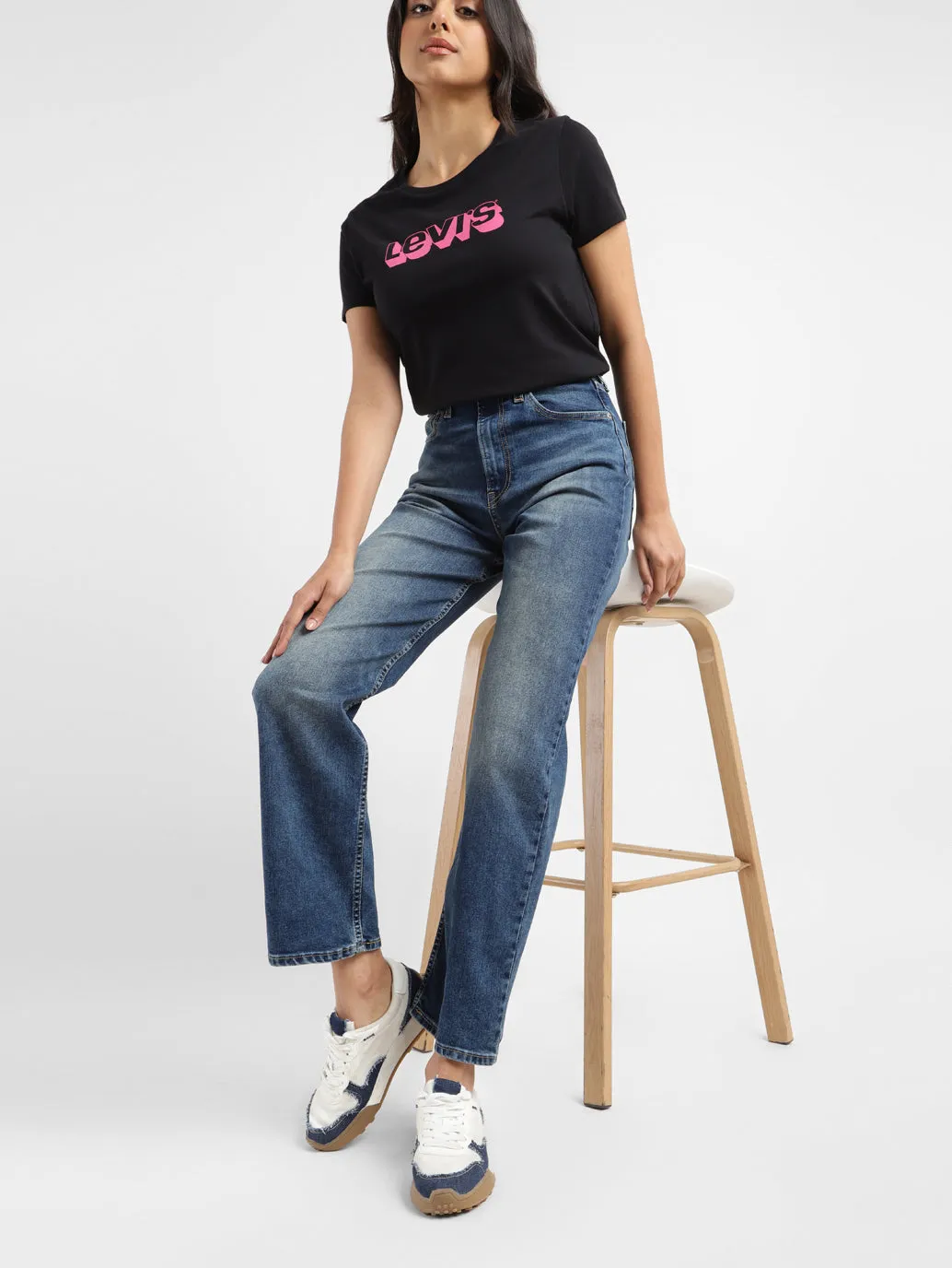 Anti Snag Thread Technology Articulated Knee Shape Women's Blue Ribcage Straight Fit Mid Rise Jeans