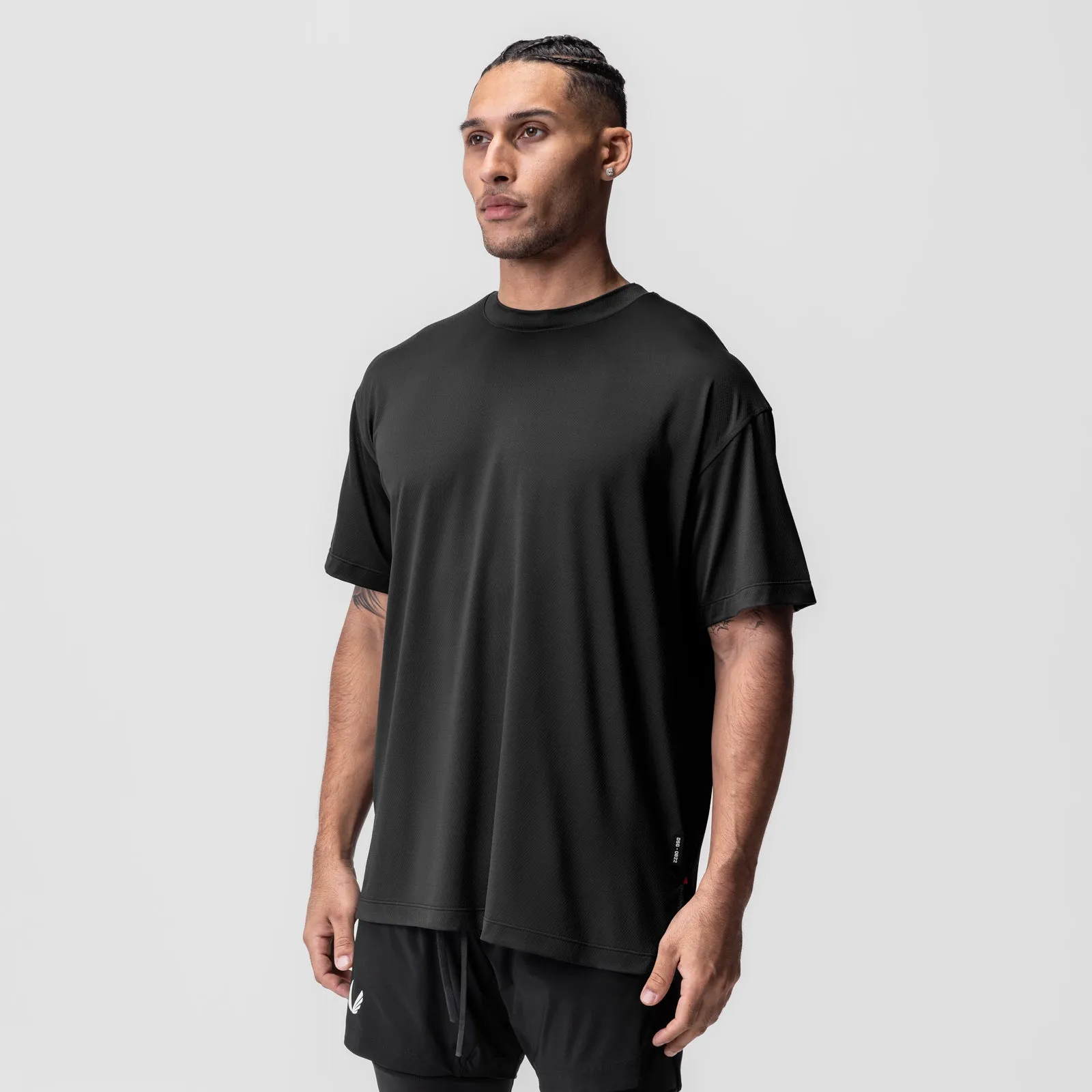 Active Look Seam Free Edging 0822. AeroSilver? Oversized Tee - Black