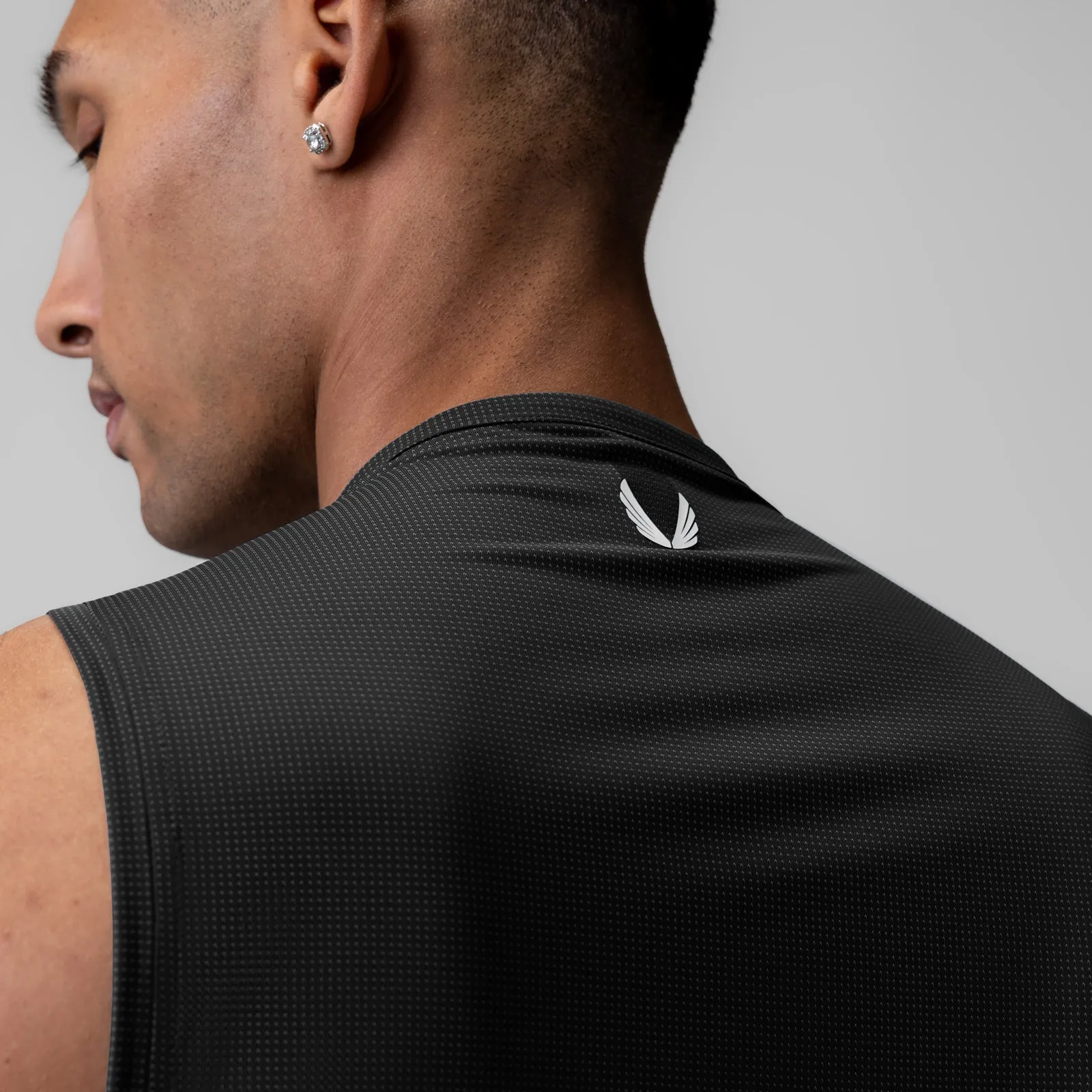 Urban Fresh Low noise 1061. Ice-Skin? Muscle Tank - Black