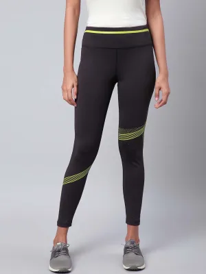 Sport Look Alcis Women Black Solid Secure Fit Cropped Training Tights