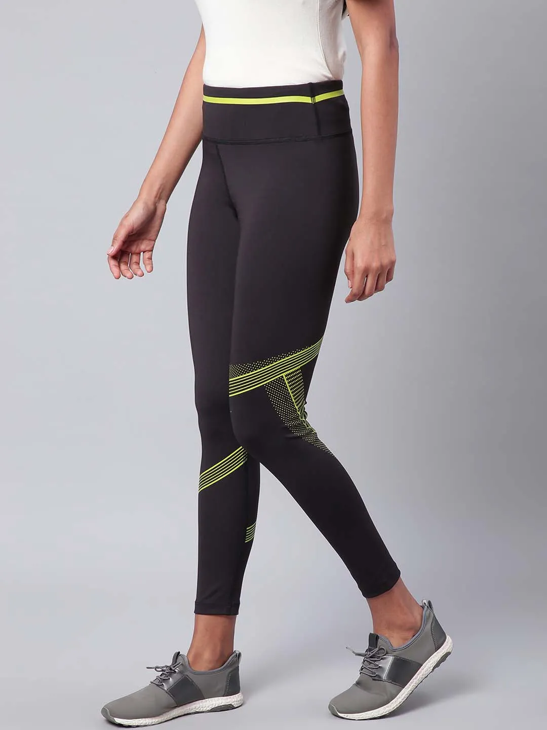 Alcis Women Black Solid Secure Fit Cropped Training Tights Full length