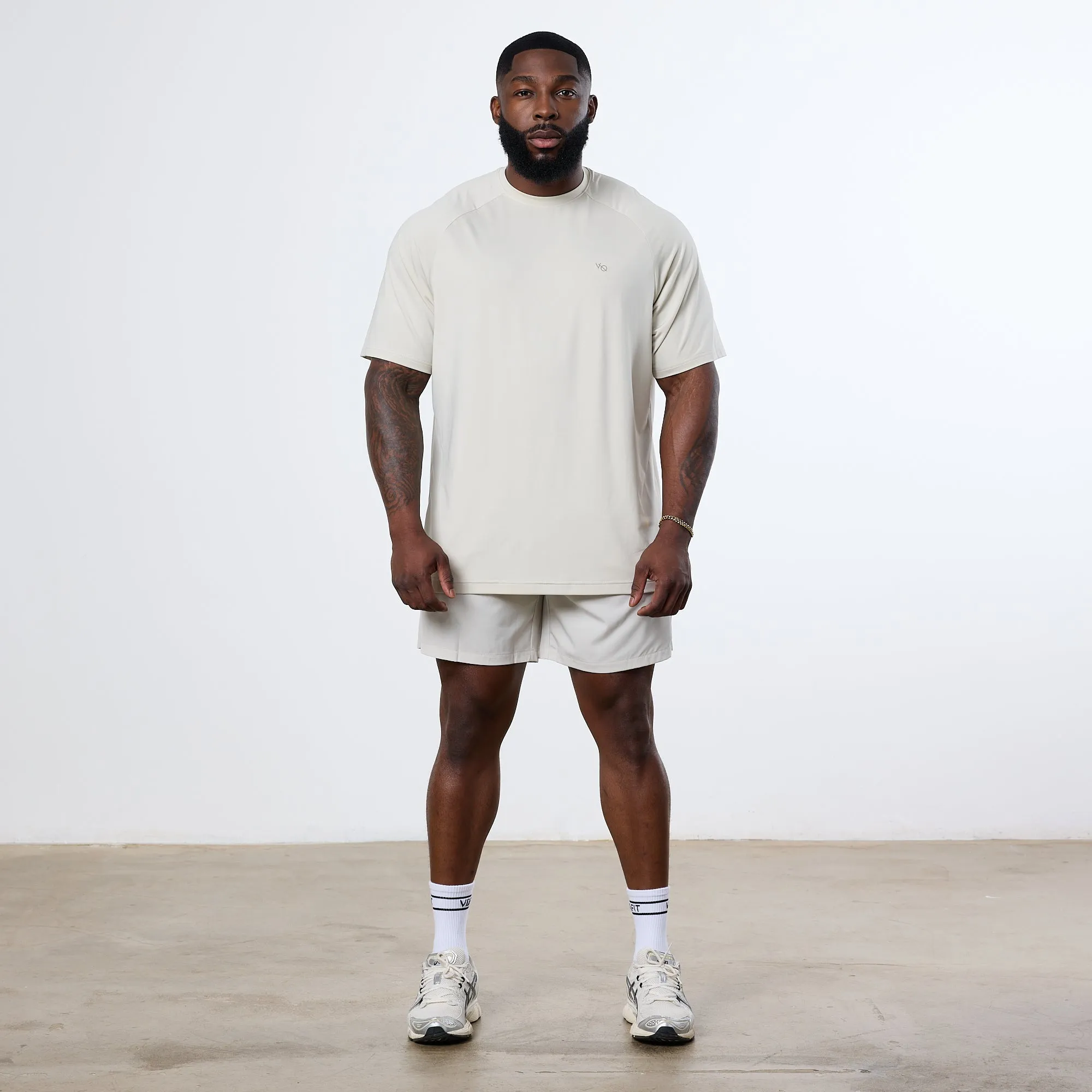 Warm Look Vanquish Essential Stone 7" Performance Shorts
