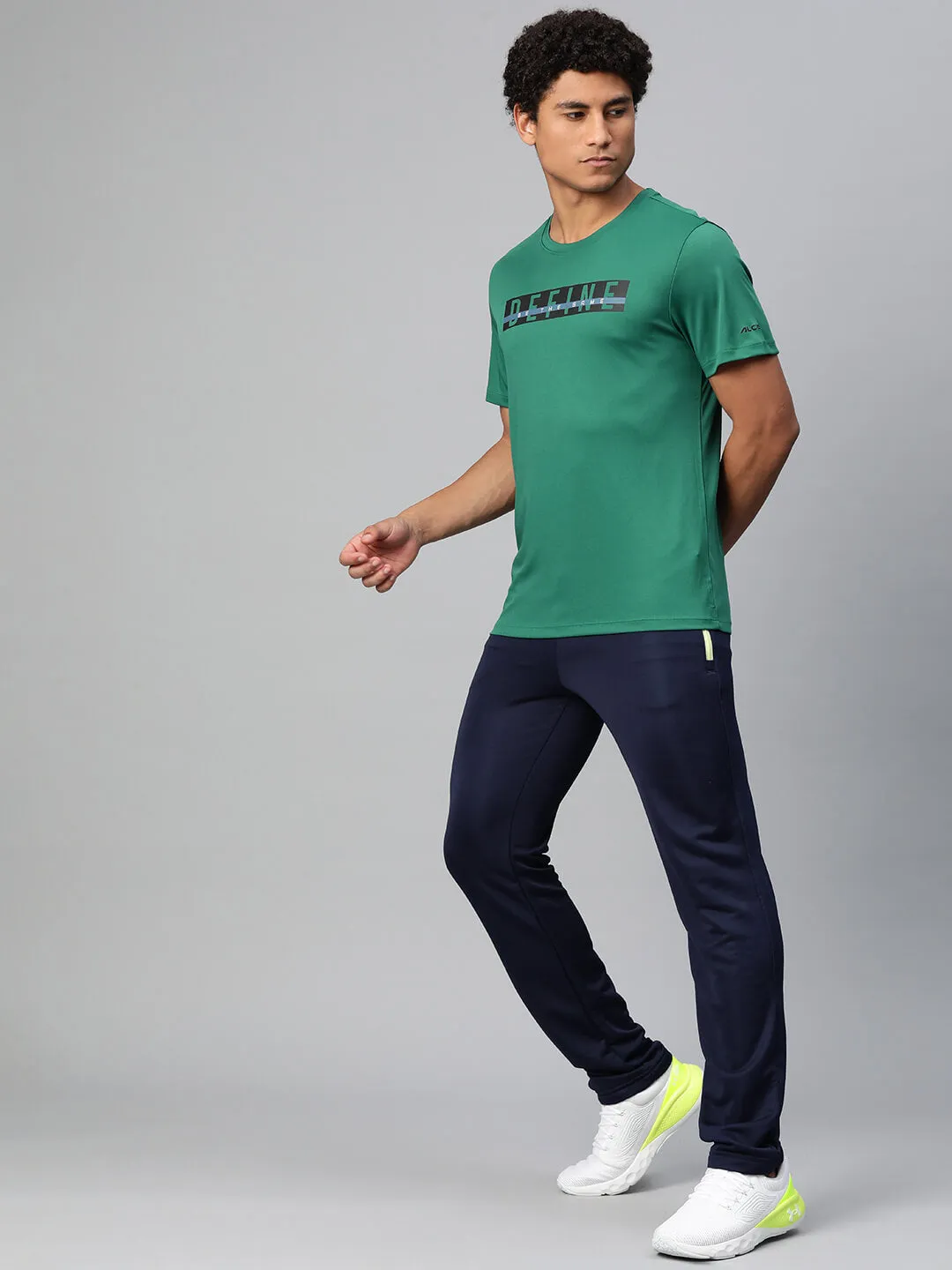 Alcis Men Typography Printed Anti Static Slim Fit T-shirt PillingResistant Smart Glow