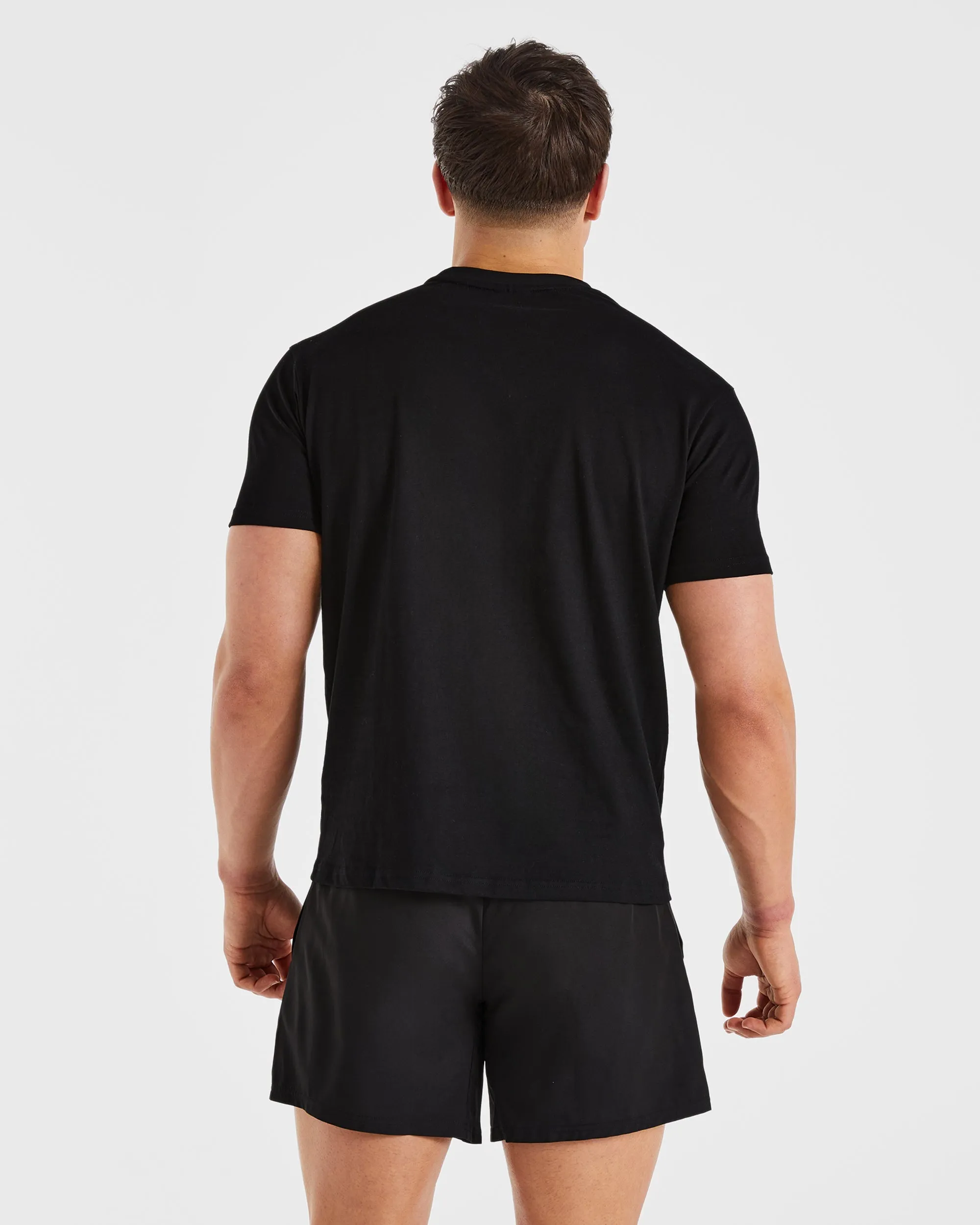 Essential T Shirt - Black Anti Odor Treatment Everyday Chic
