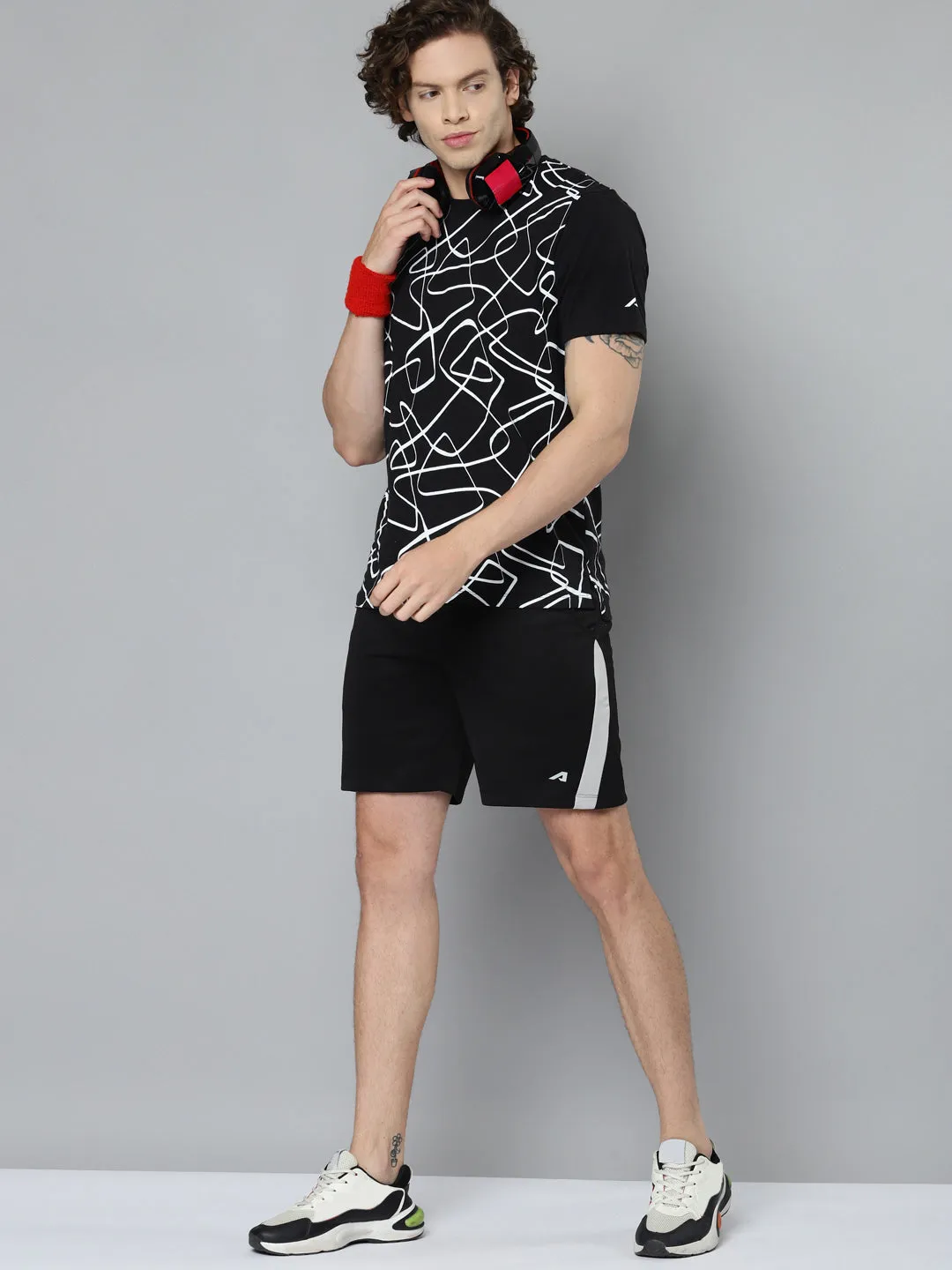 Alcis Men Black White Printed Slim Fit Running T-shirt Leader Fit
