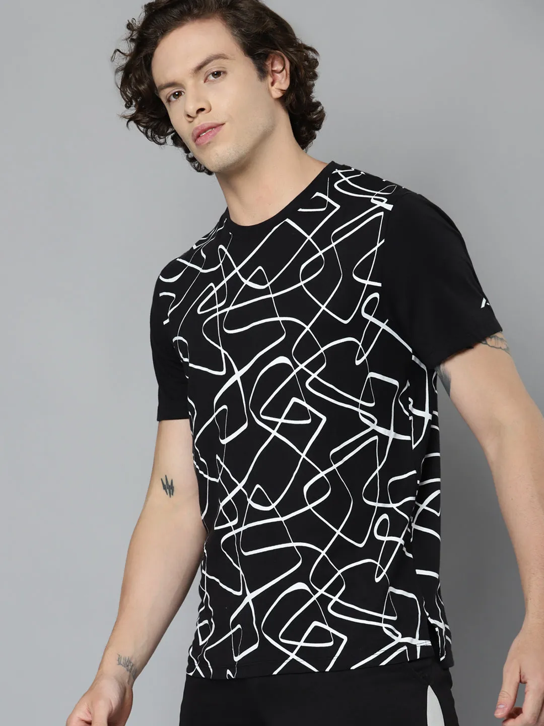 Alcis Men Black White Printed Slim Fit Running T-shirt Glow Core
