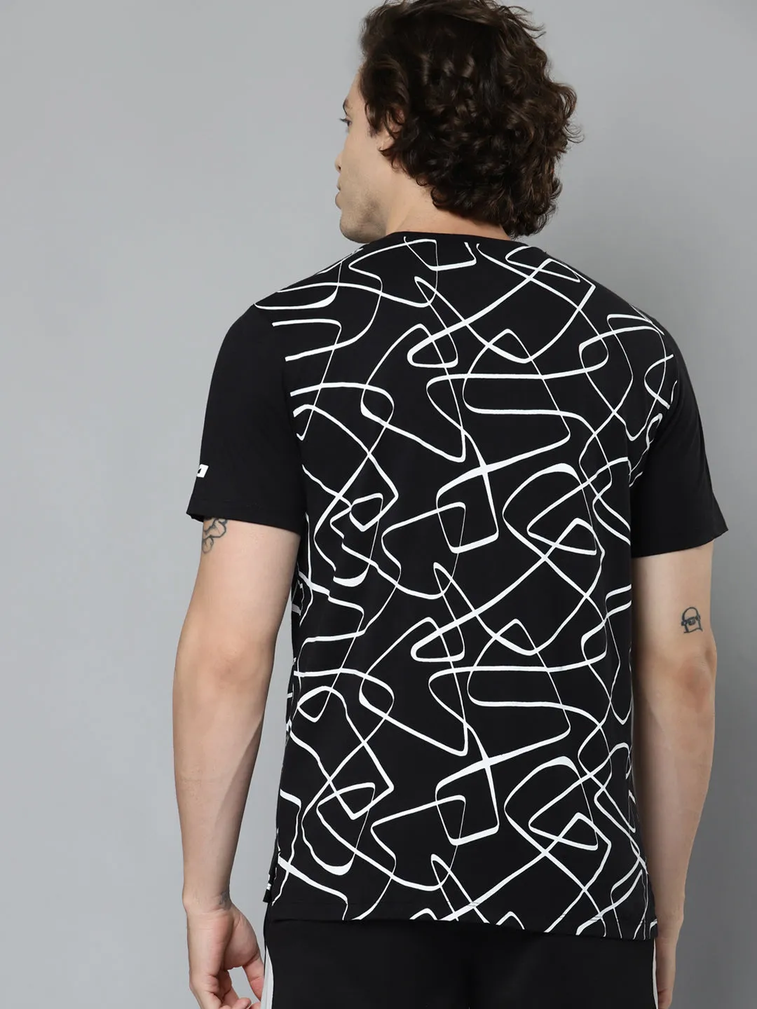 Alcis Men Black White Printed Slim Fit Running T-shirt Run Ready