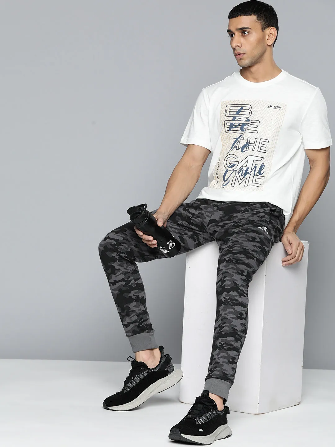 french chic Alcis Men White & Beige Typography Printed Slim Fit T-shirt