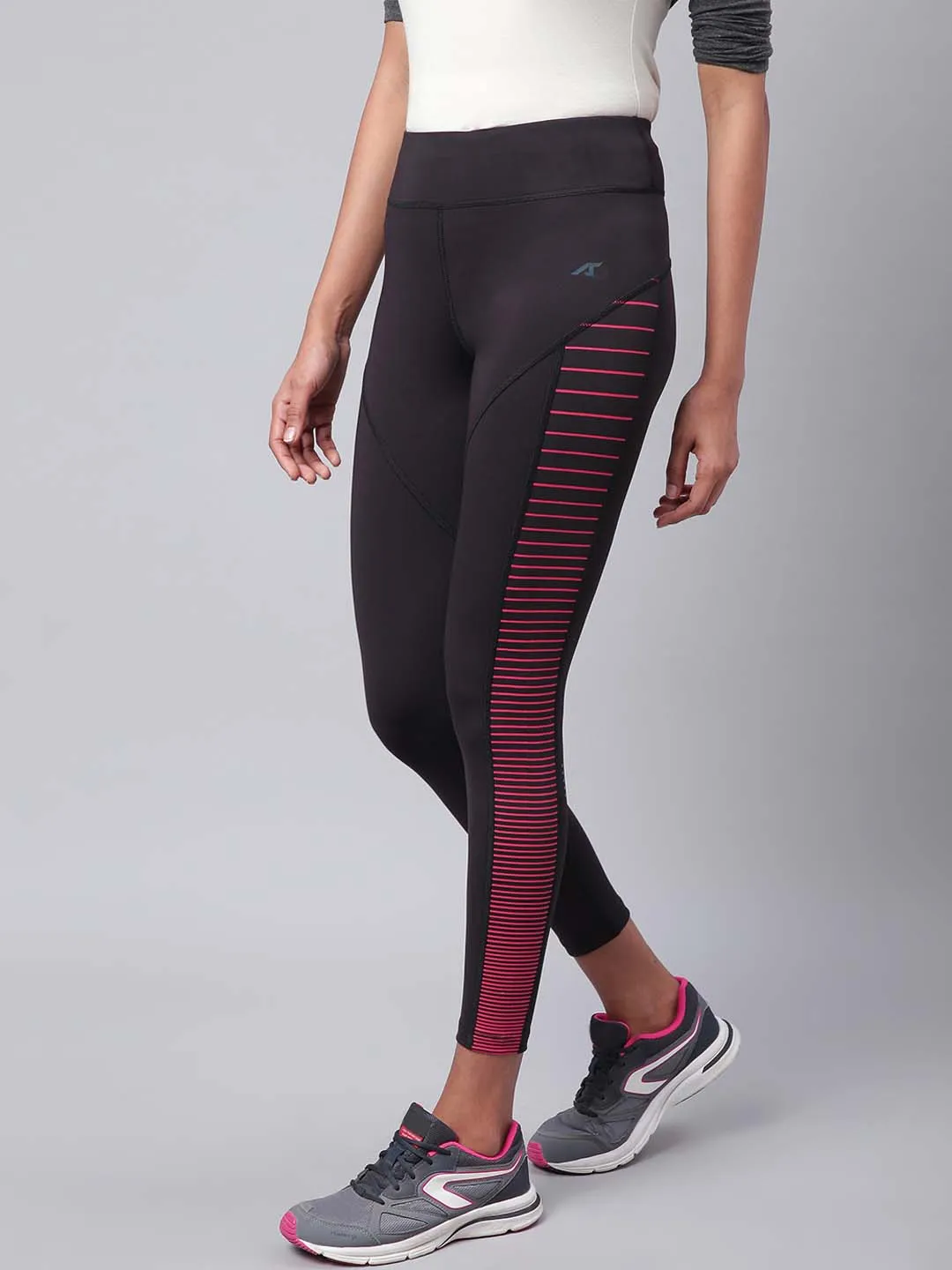 Thermal Comfort Alcis Women Black Drytech  Solid Cropped Training Tights