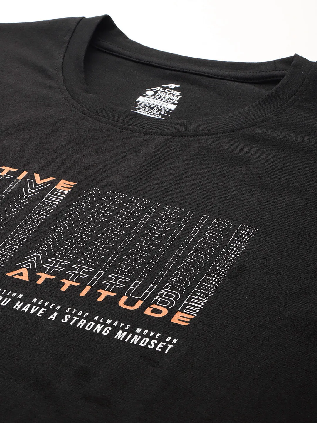 Loose Thread London Edge Alcis Men Black Typography Printed T-shirt