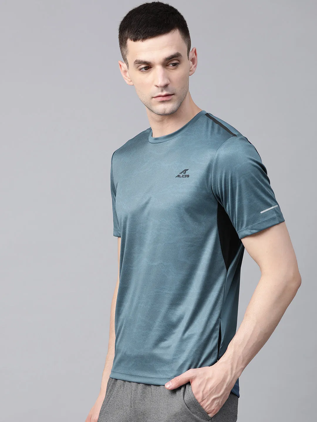 WindResistantWeave Organza Fit Alcis Men Blue Printed Round Neck T-shirt
