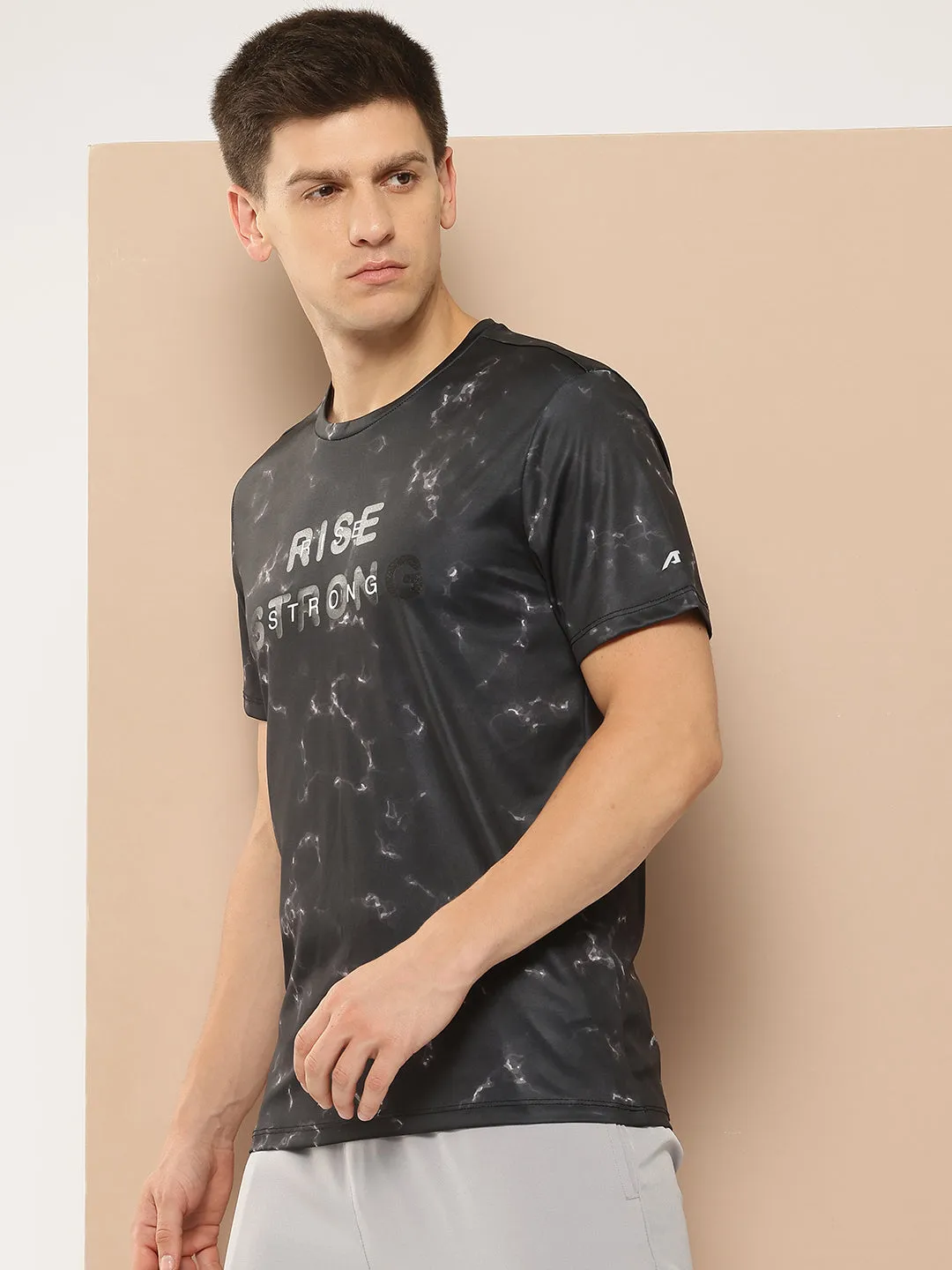 RISE STRONG TEE HypoallergenicYarn