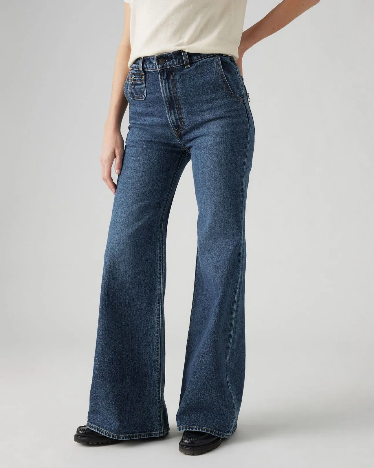 Levi's? Womens Ribcage Bells Vintage Flared Jeans - Moment Of The Month Fits Everyone Wardrobe Staple